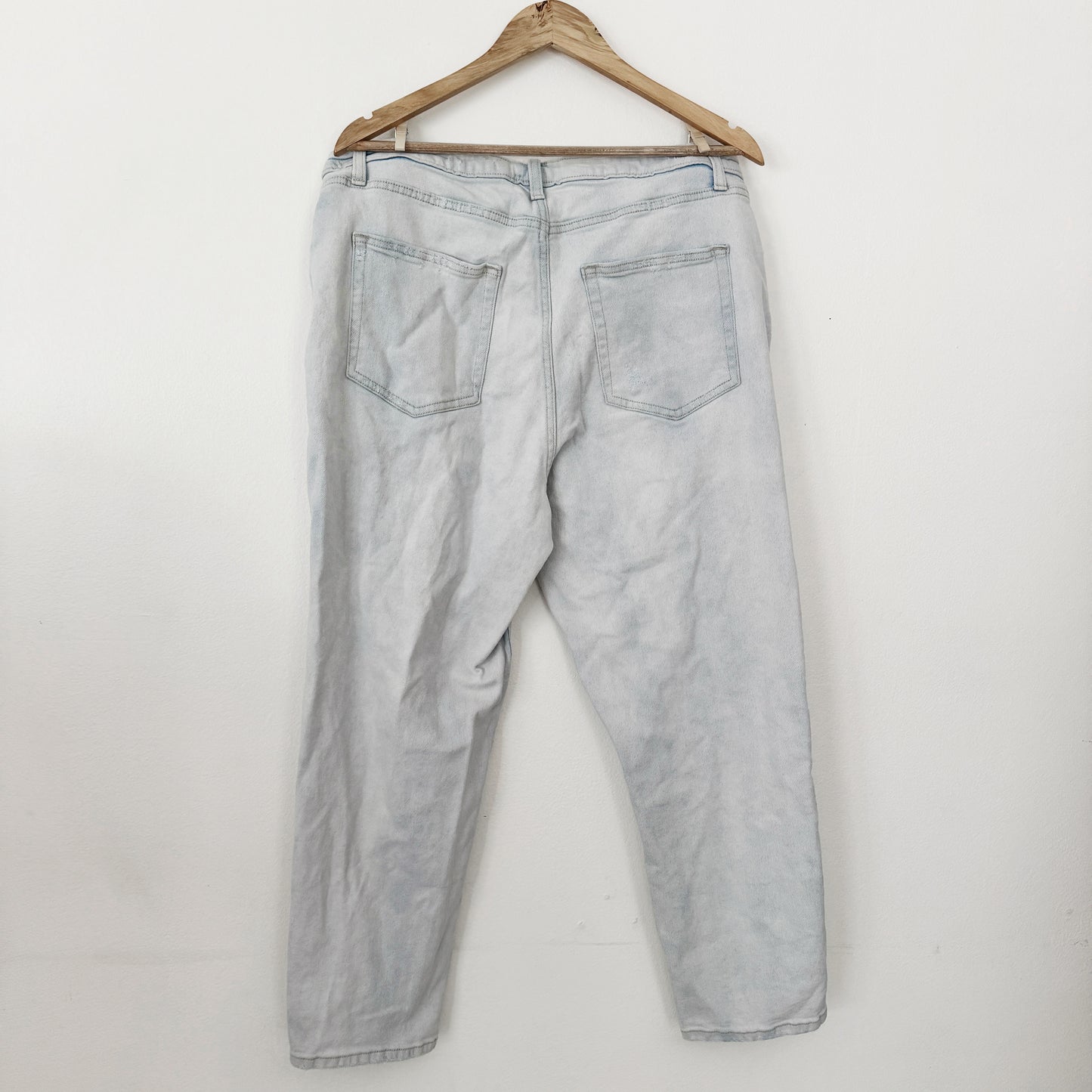 16 | Wild fable light wash high rise tapered