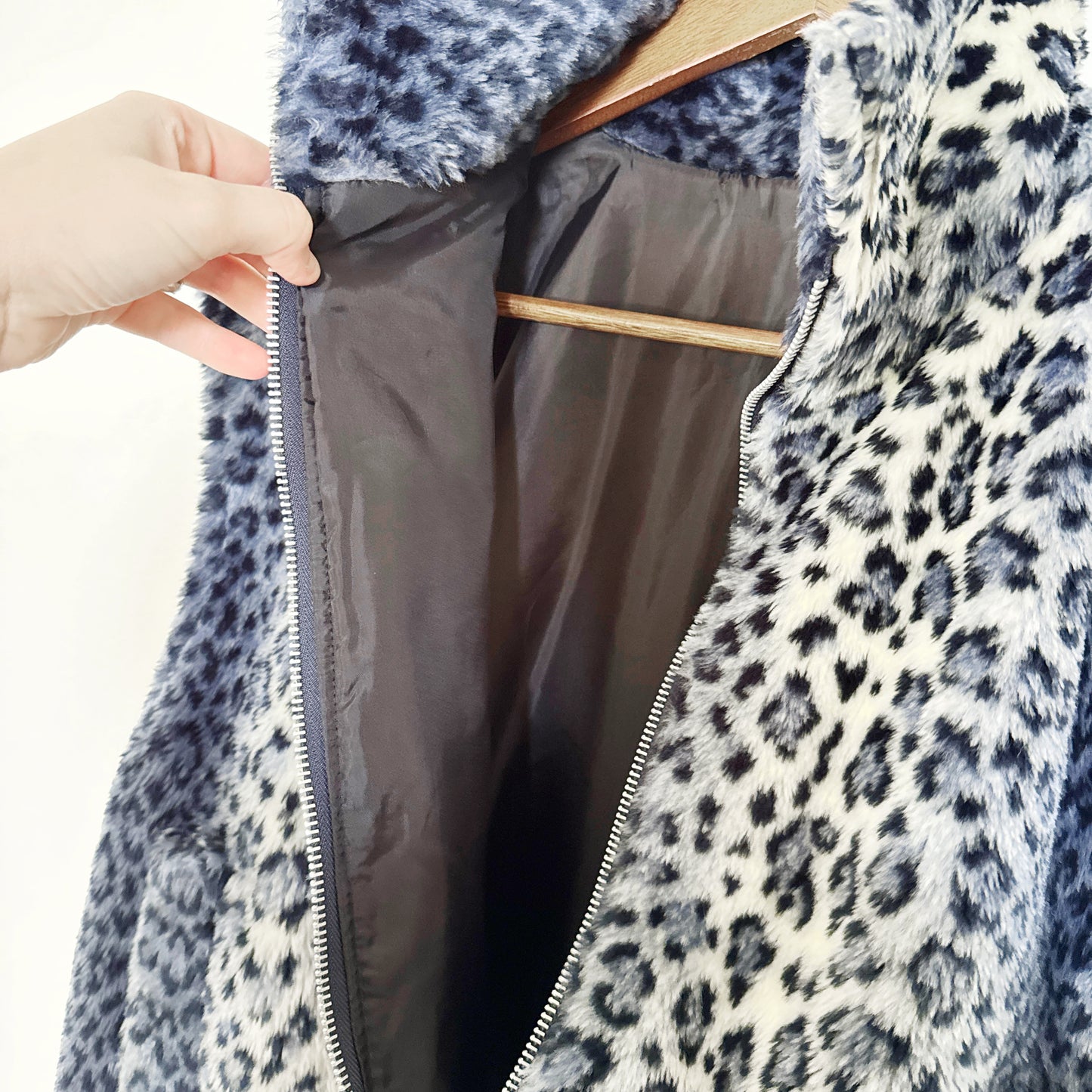 Large | No brand Blue cheetah fuzzy vest