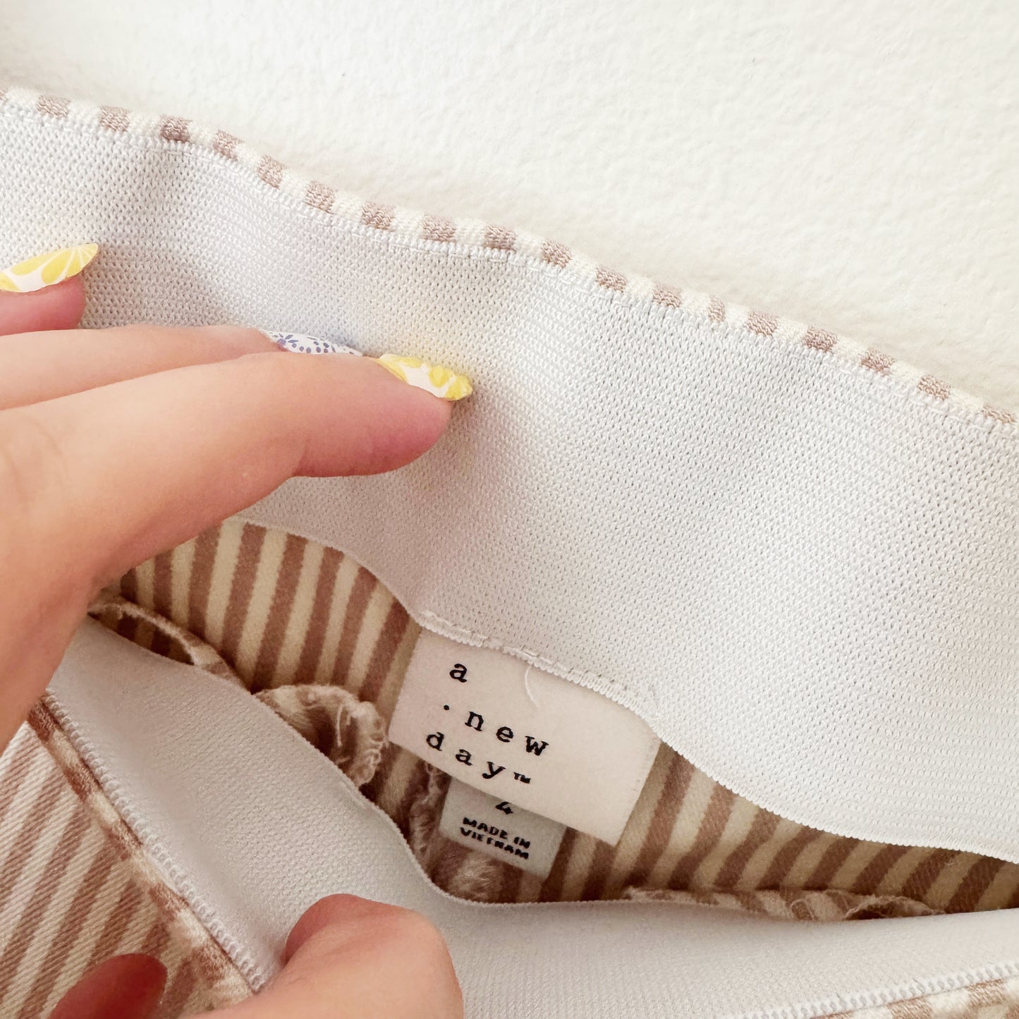 4 | A new day Beige striped trousers