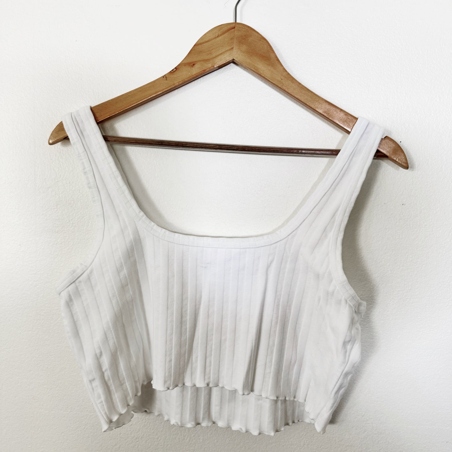 Large | aerie offline white ribbed tank crop