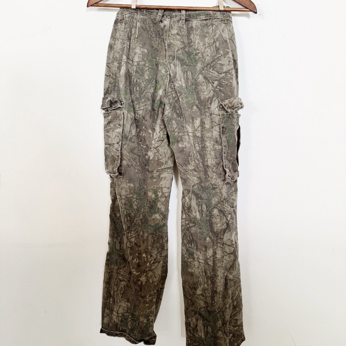 00/23 | Disclosure Camo cargo pants
