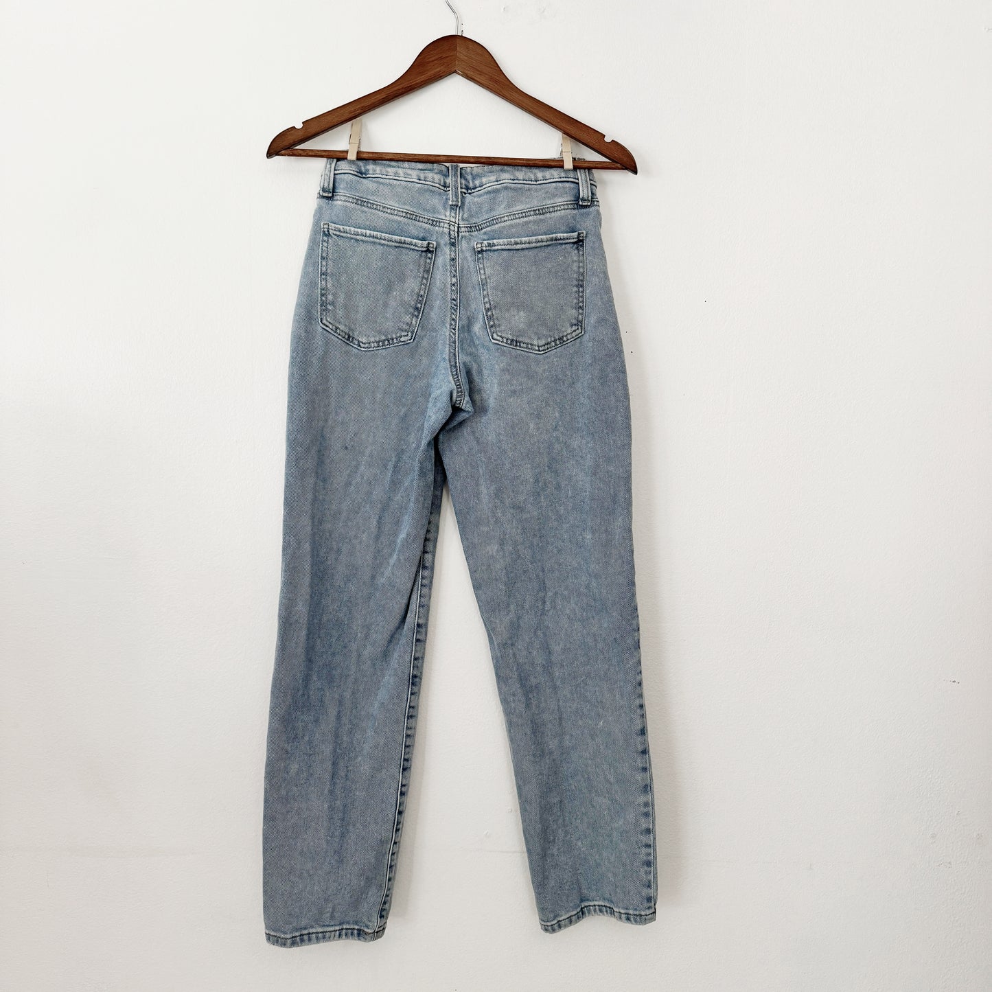 1/25 | SO high rise 90s straight leg jeans