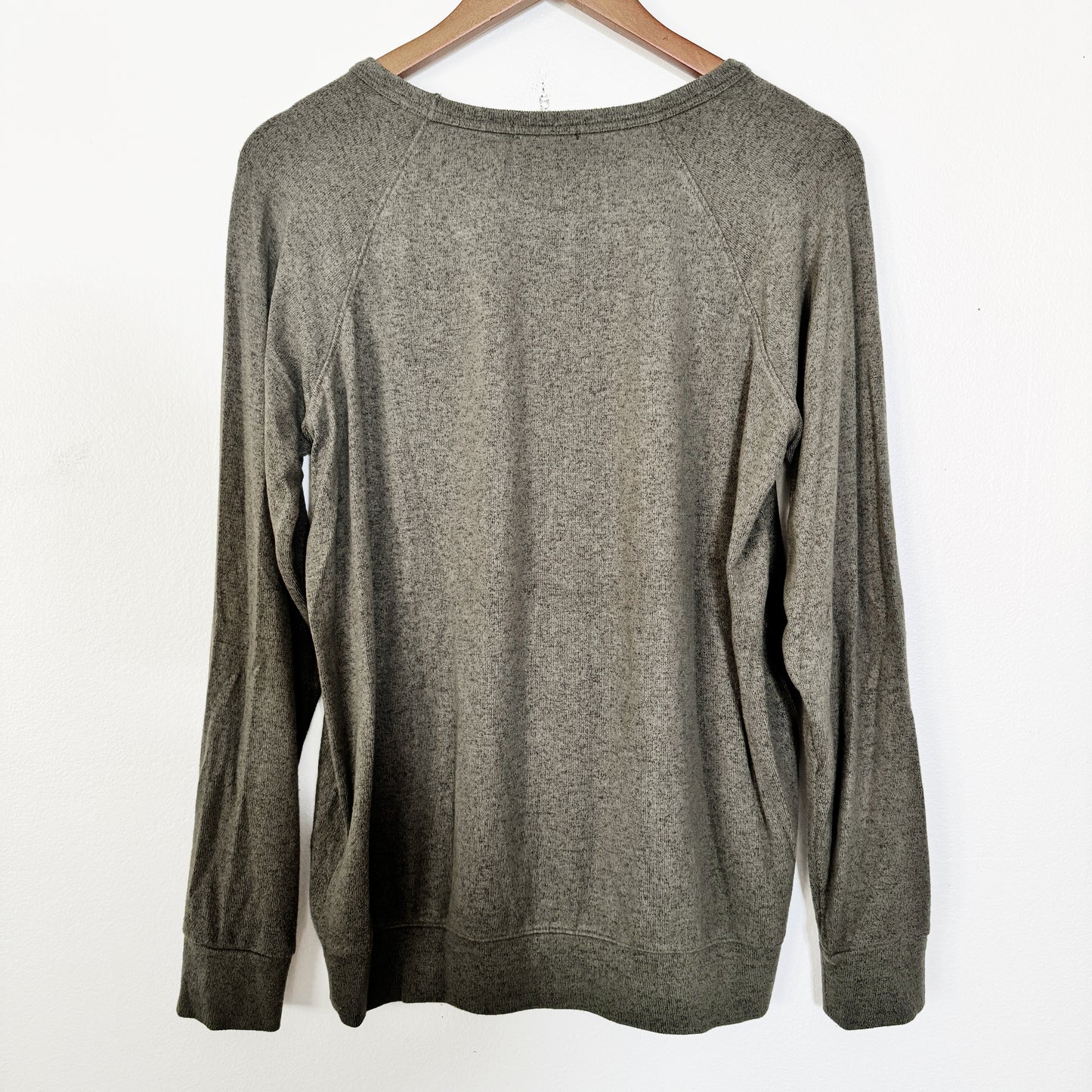 Small | Green knit oversized sweater
David bitton