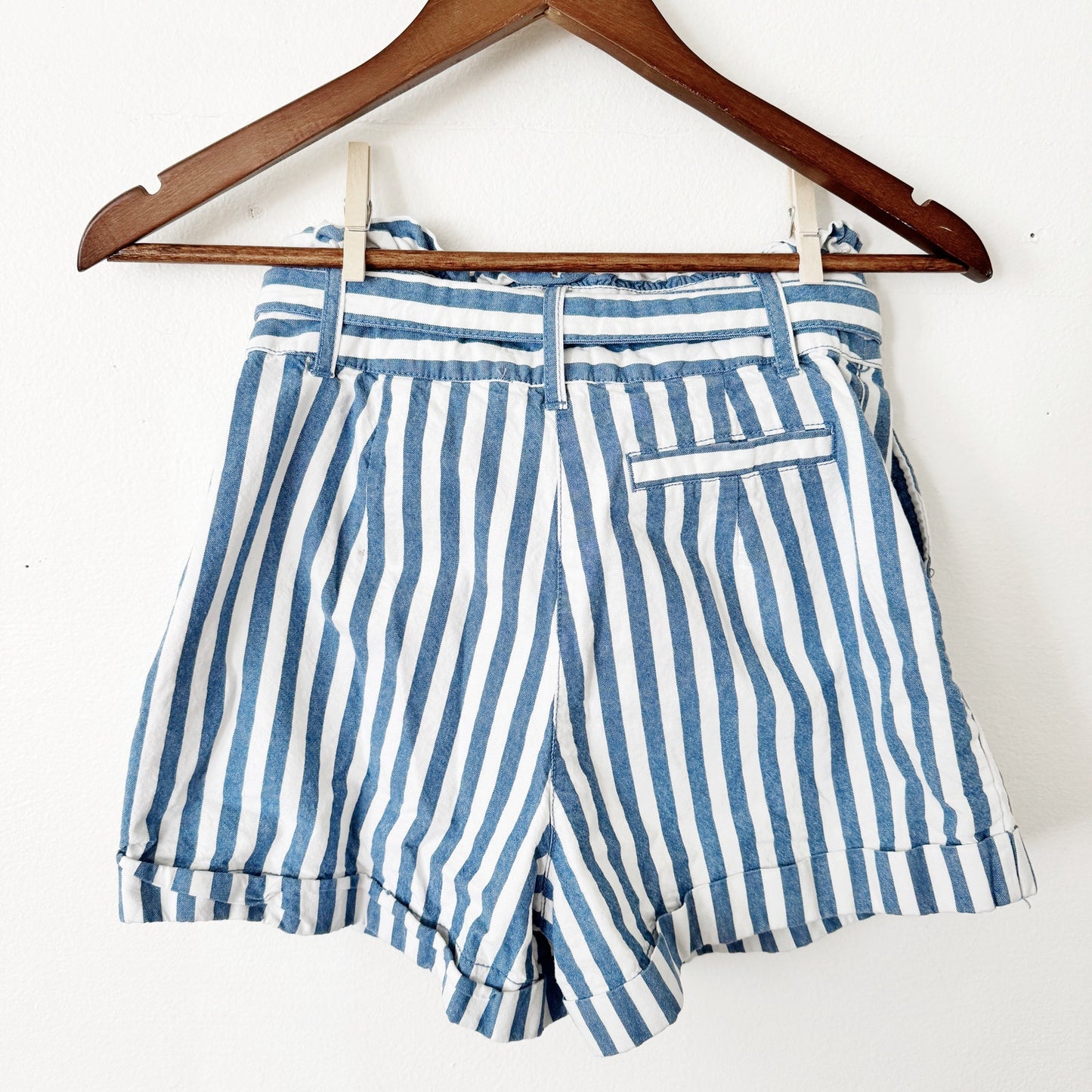 Forever 21 blue and white striped paper bag shorts small