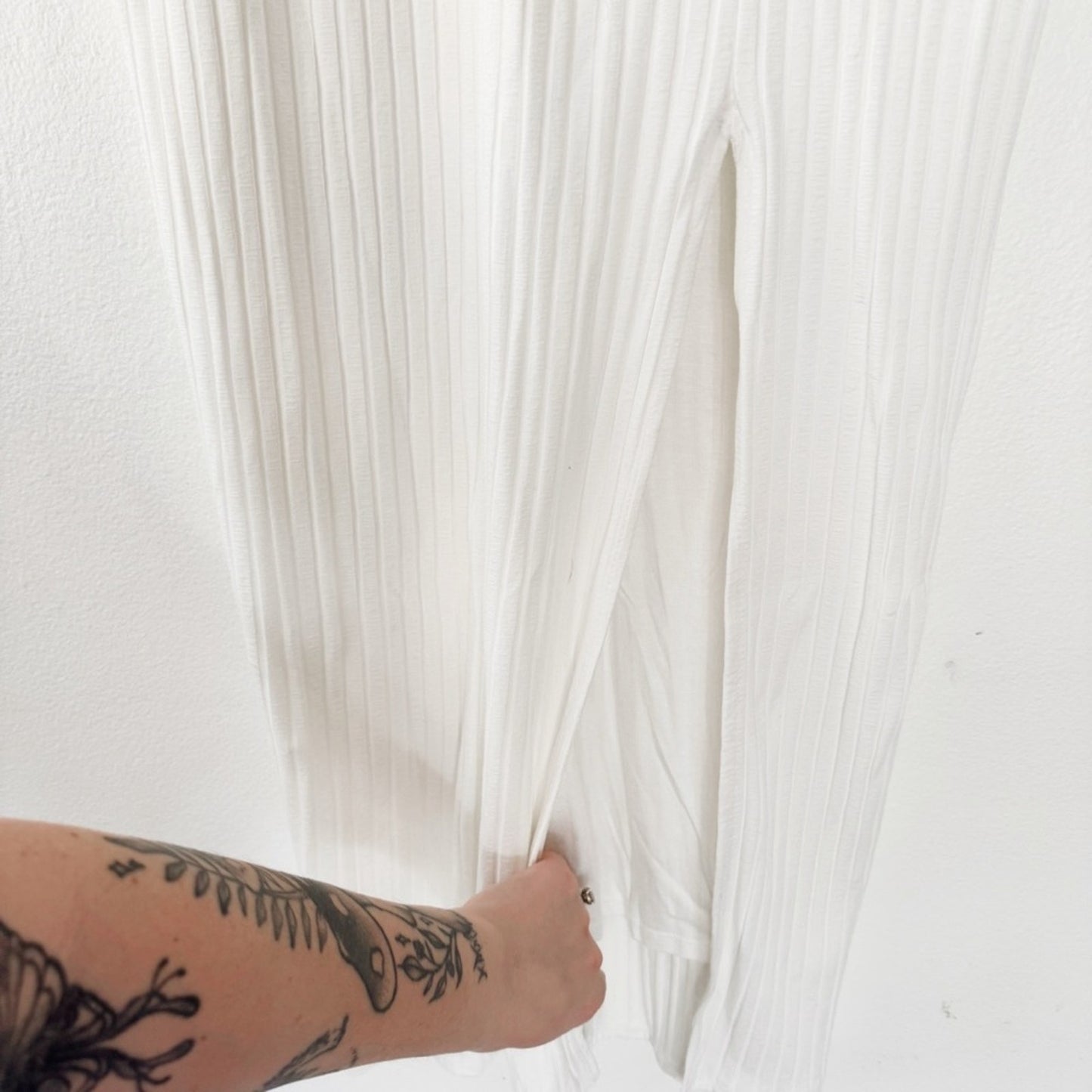 Vici White Ribbed Knit dress medium