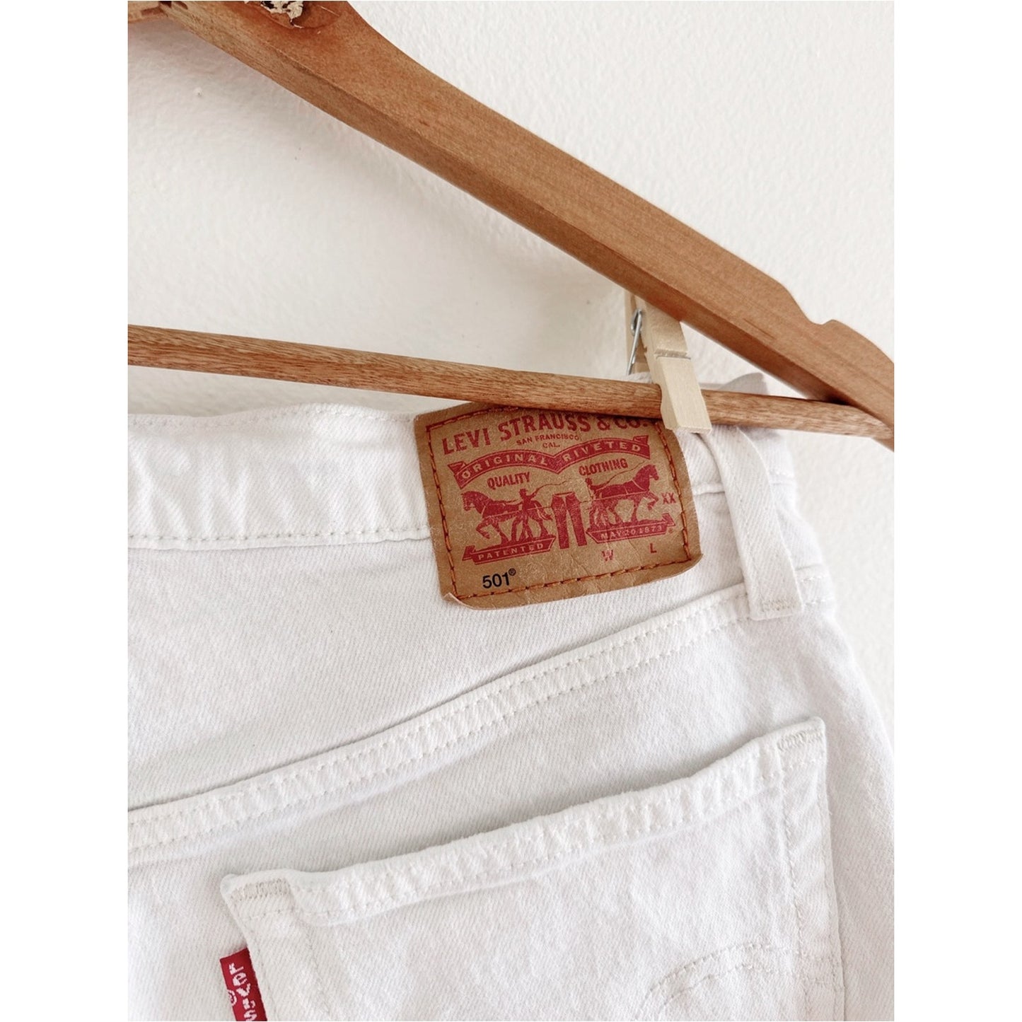 Levi 501 White Distressed High-Rise Denim Shorts size 28