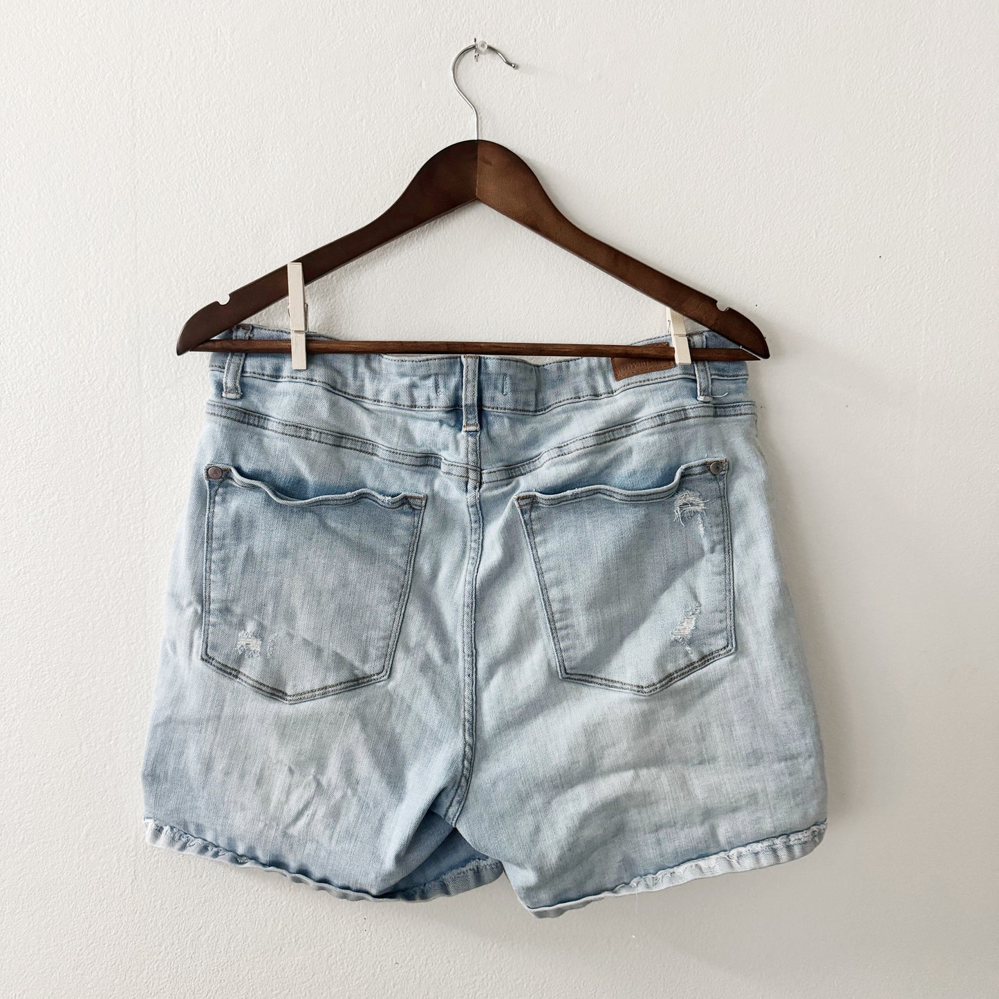 1XL | Judy Blue Light wash denim shorts distressed