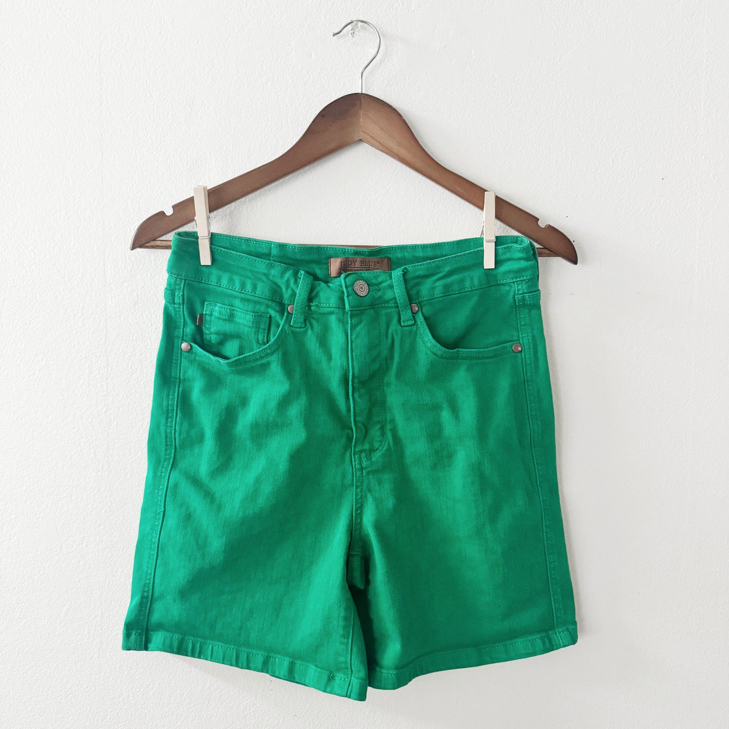 Large (10/12ish) | Judy Blue Green denim shorts w/stretch
