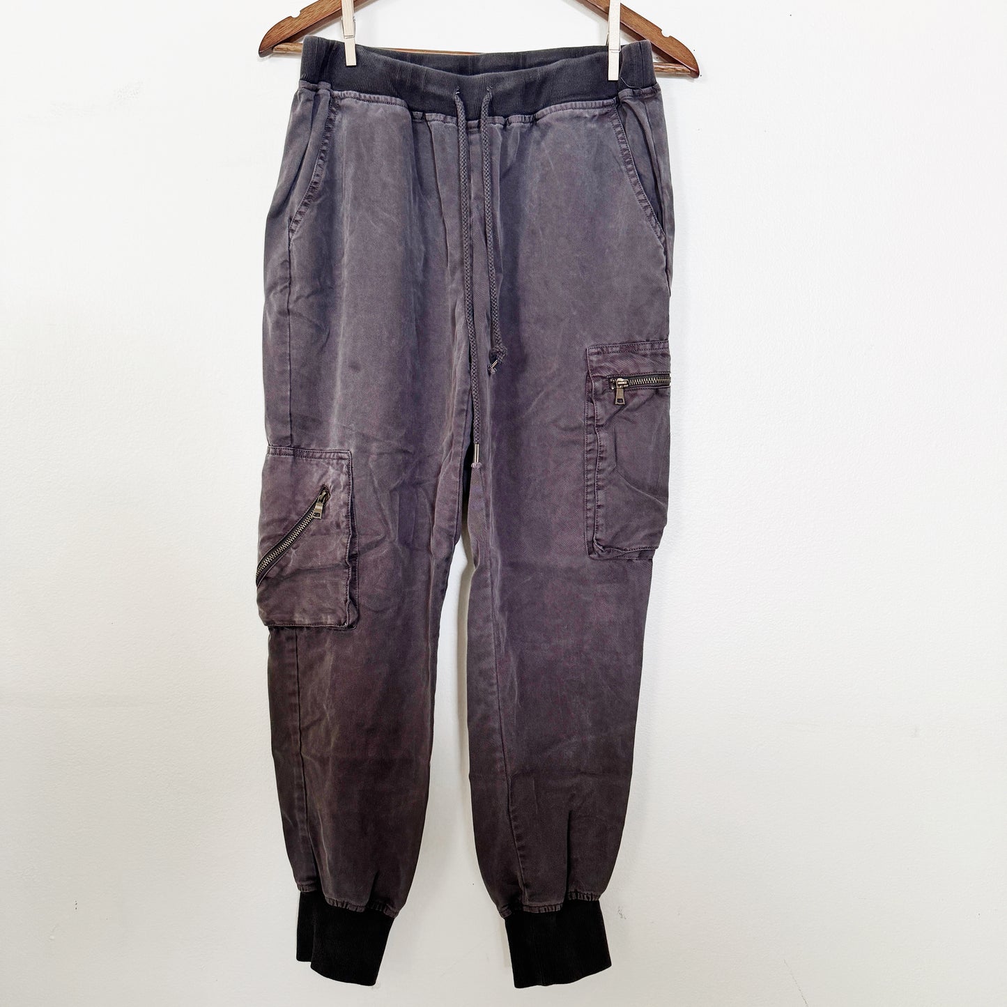 XS | Young fabulous & broke black jogger cargos