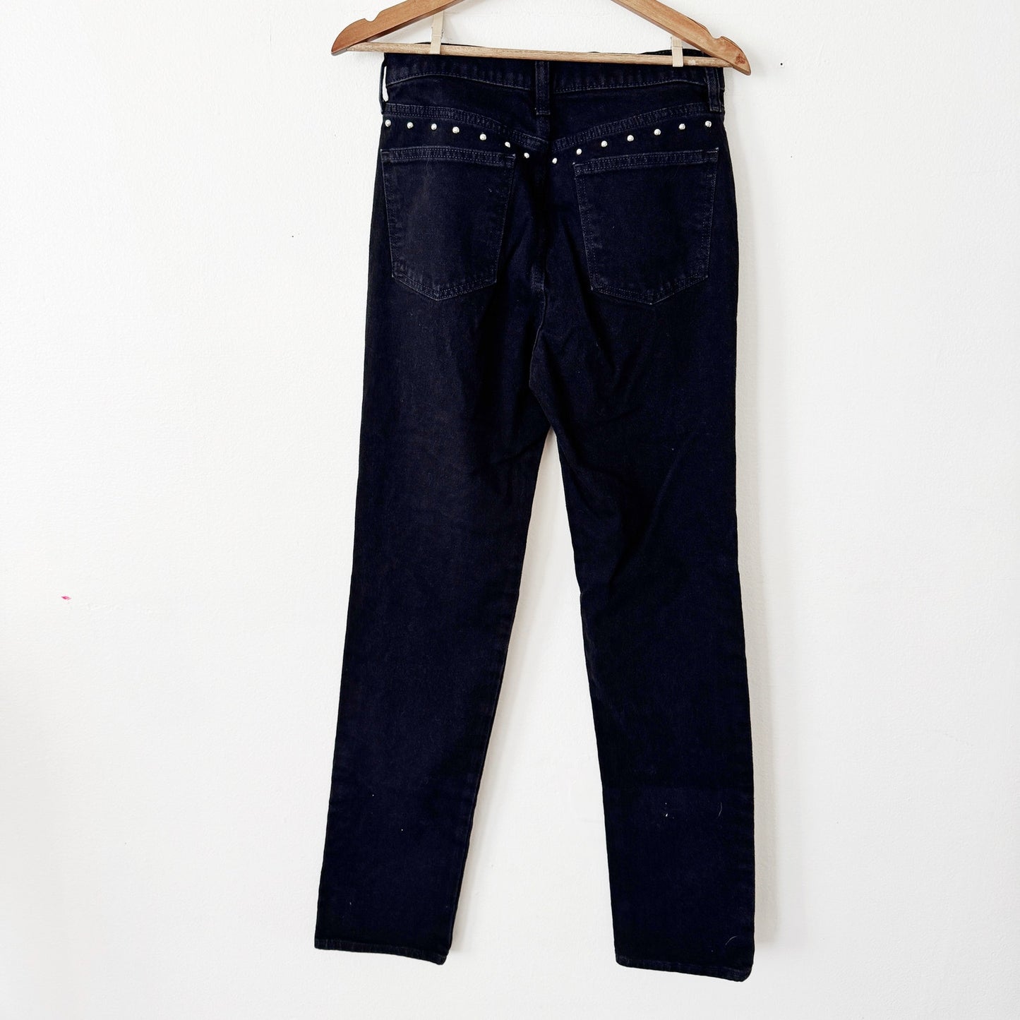 Gap black high waisted studded 90s straight jeans size 6