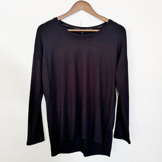 Small oversized | Black knit long sleeve 
Banana republic