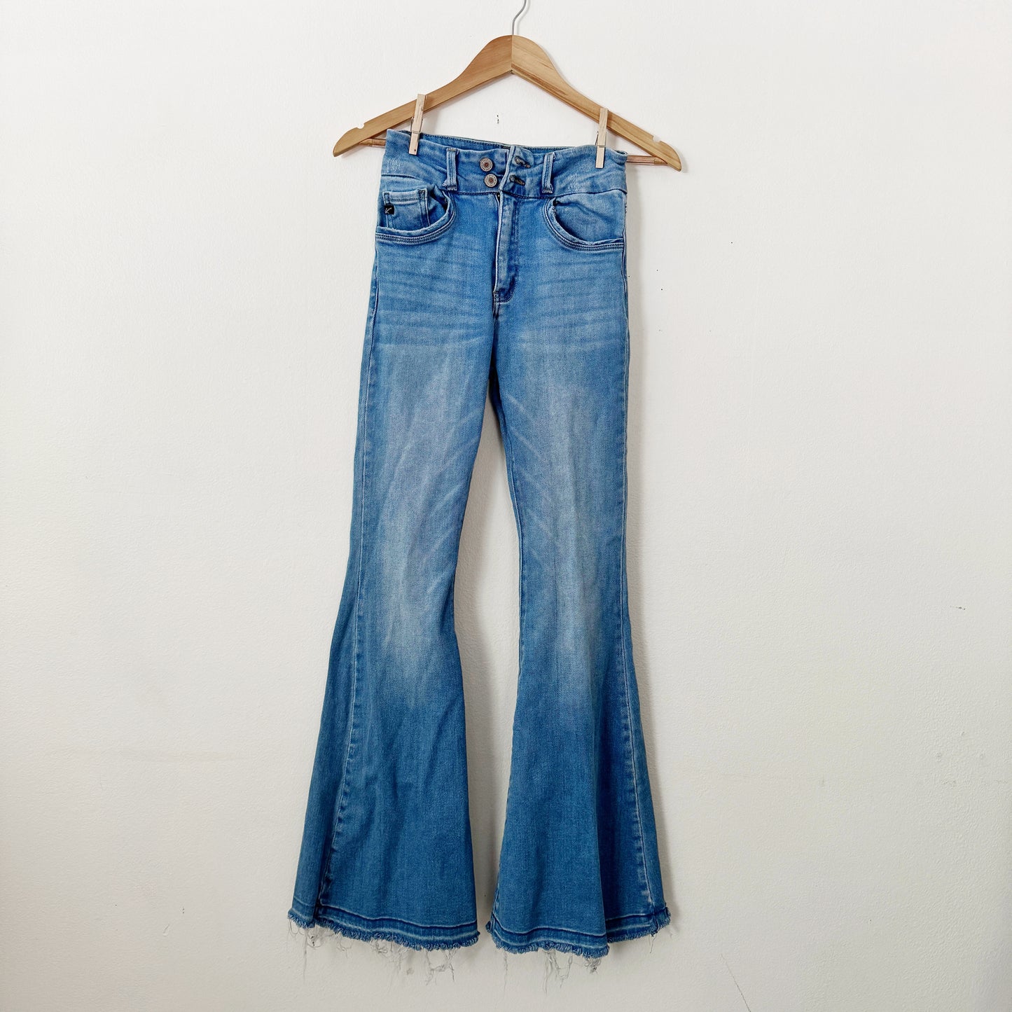 3/25 | Kancan flare jeans