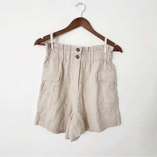 Women's Beige H&M Casual Shorts size 6
