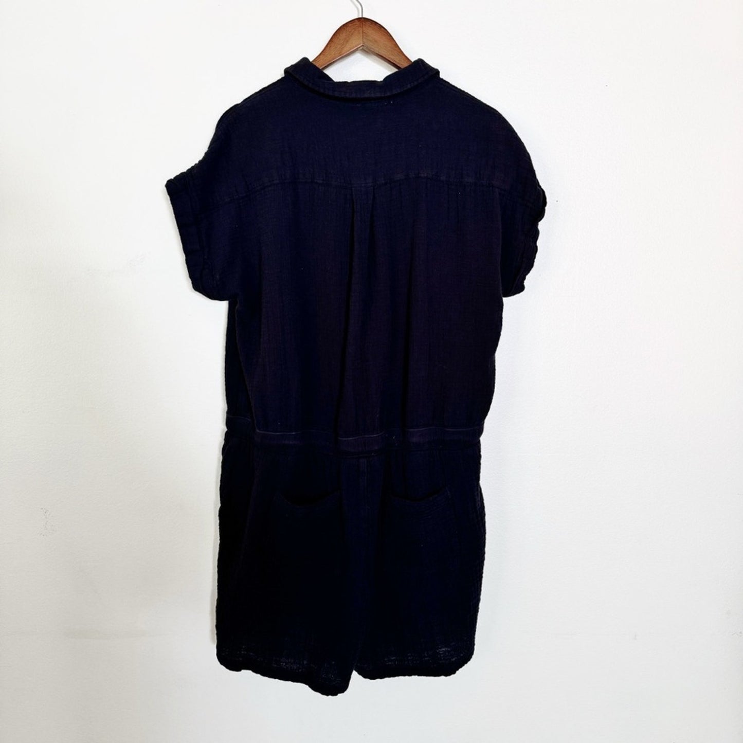 beachlunchlounge Black Short-Sleeve Button Romper XL