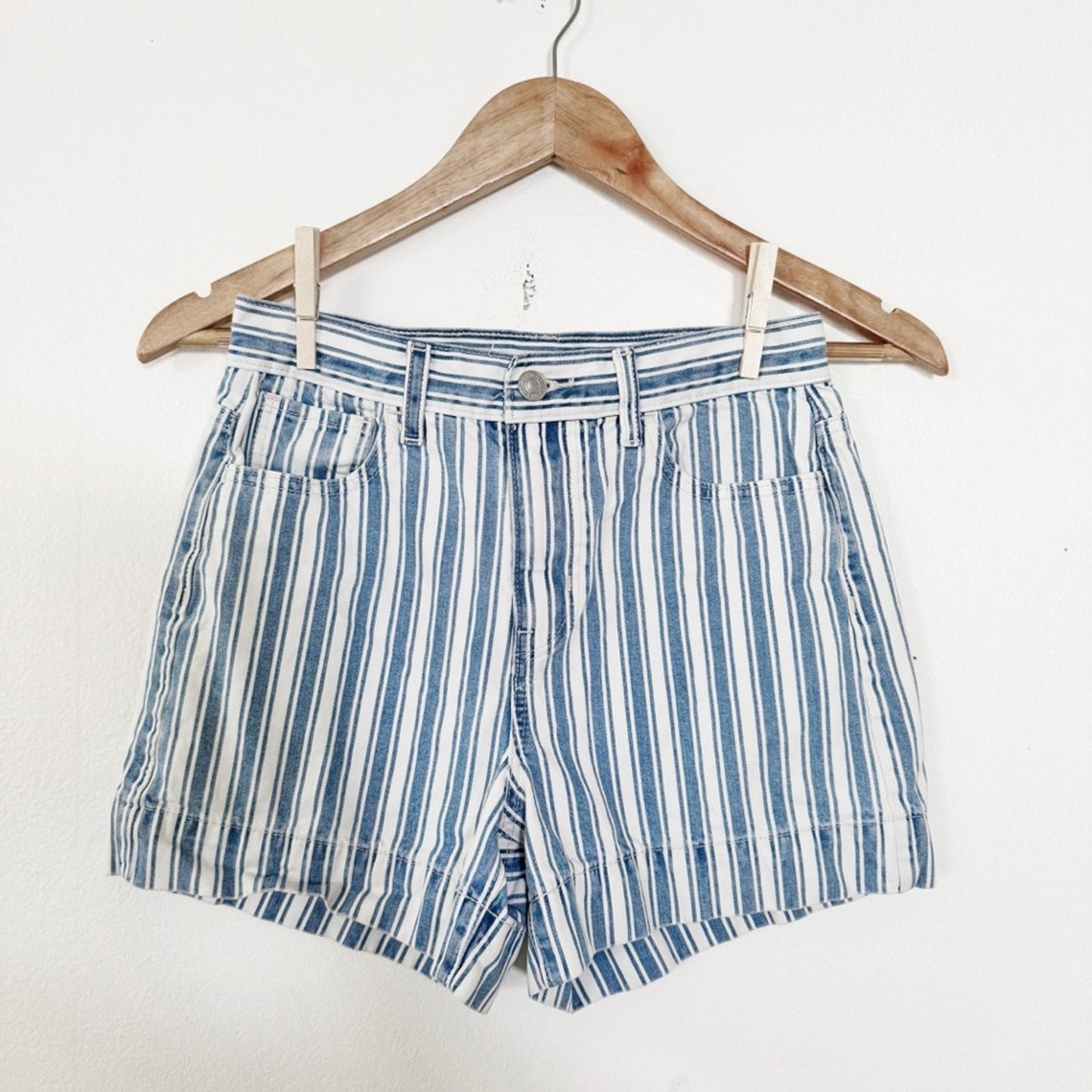 American Eagle Outfitters Blue and White Striped Jean Shorts size 0