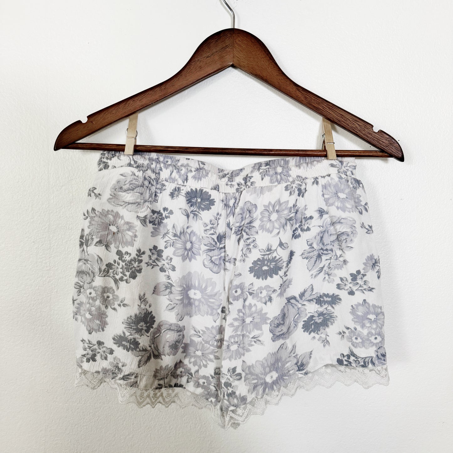 Small | Blue rain Blue floral lace shorts