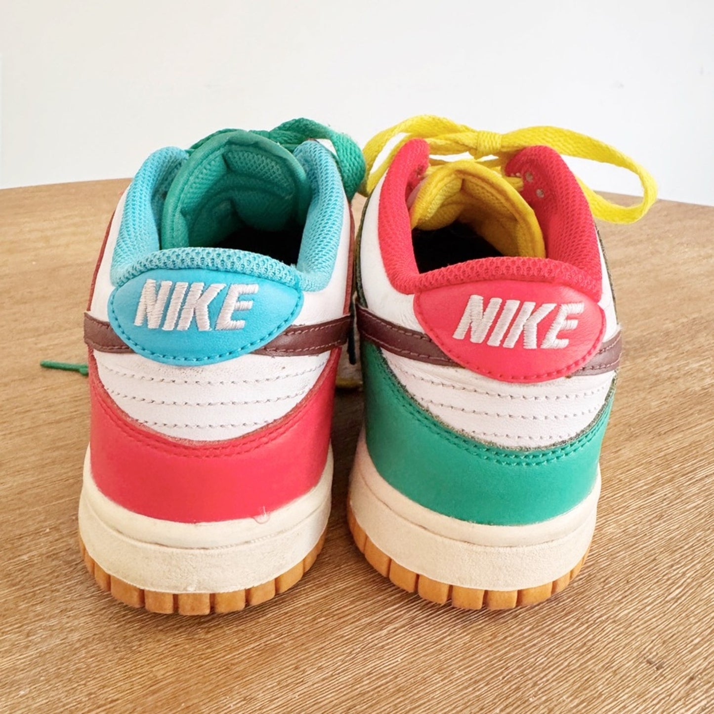 Nike dunks low-se free 99 youth 5