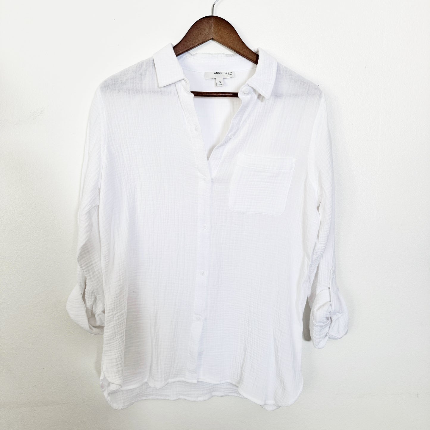 Small | White gauze button down 
Anne Klein