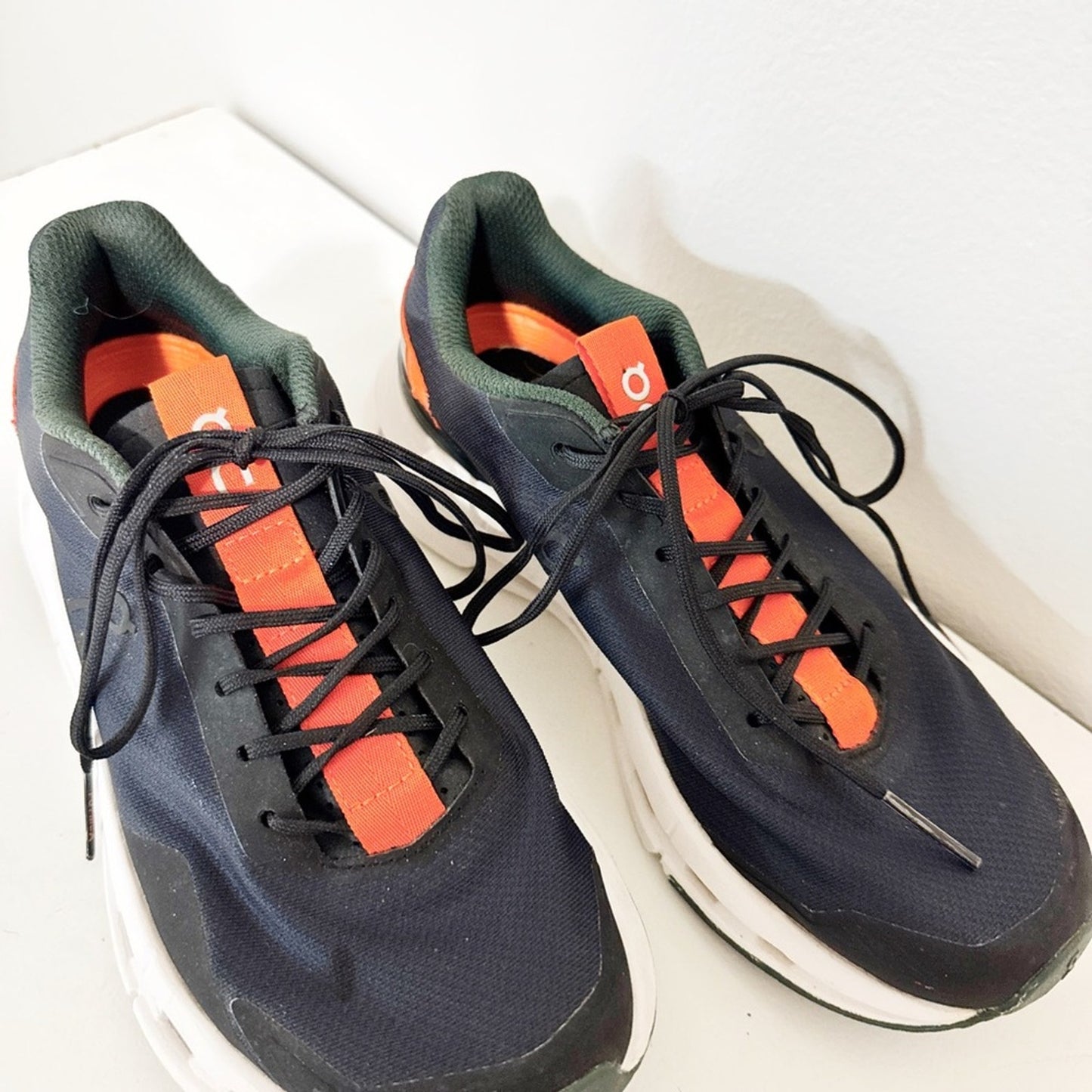 On Running Cloudnova black flame women’s 6.5
