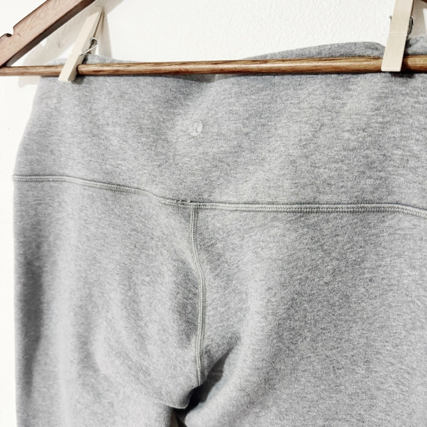 Lululemon grey wunder lounge pants size 6
