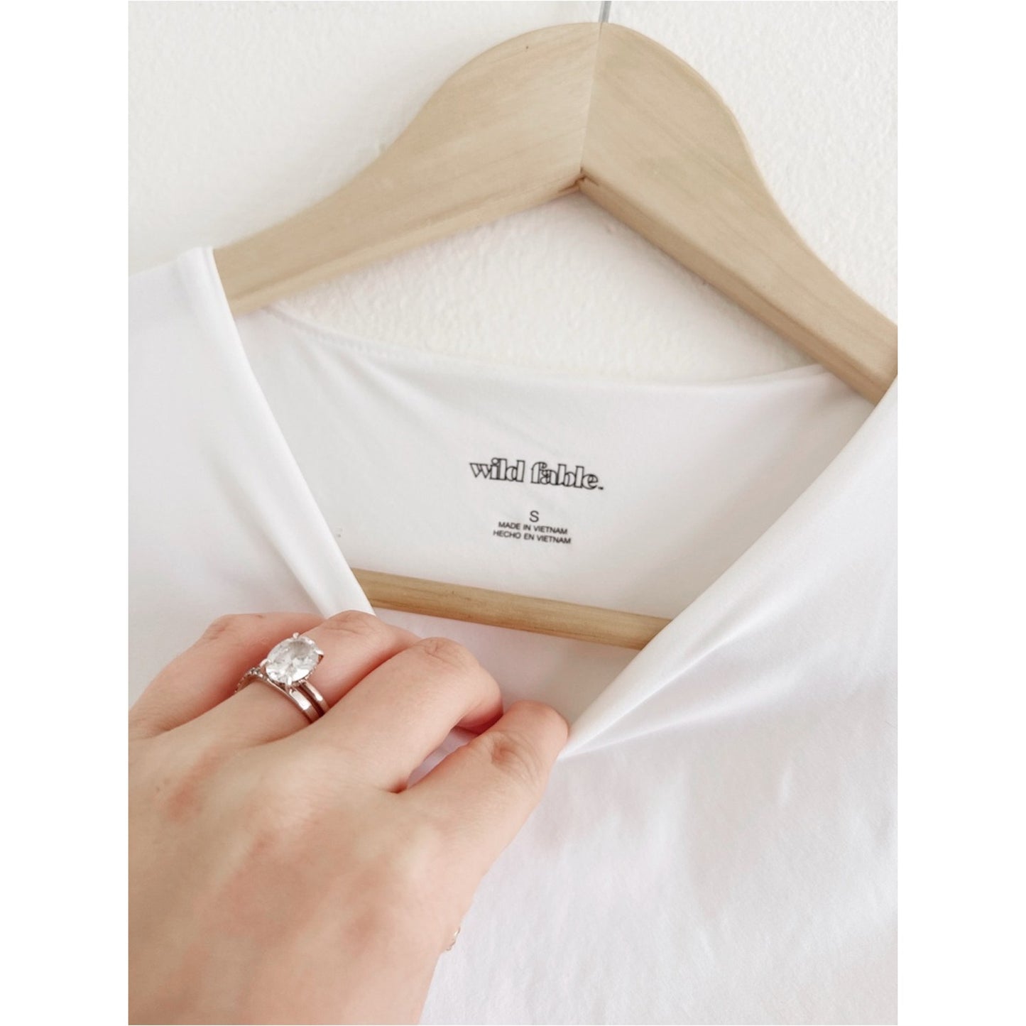 wild fable White Short Sleeve Crew Tee small