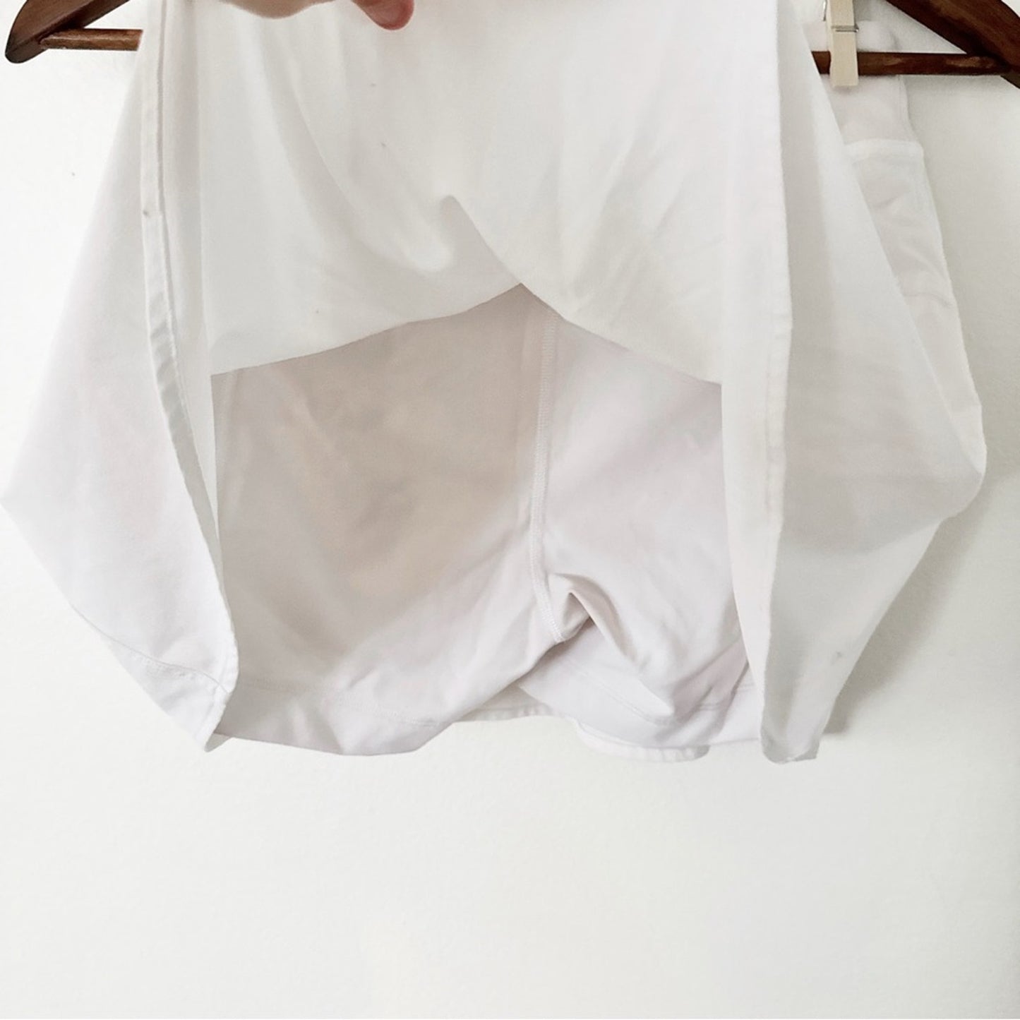 Lululemon Athletica white Skirt size 4