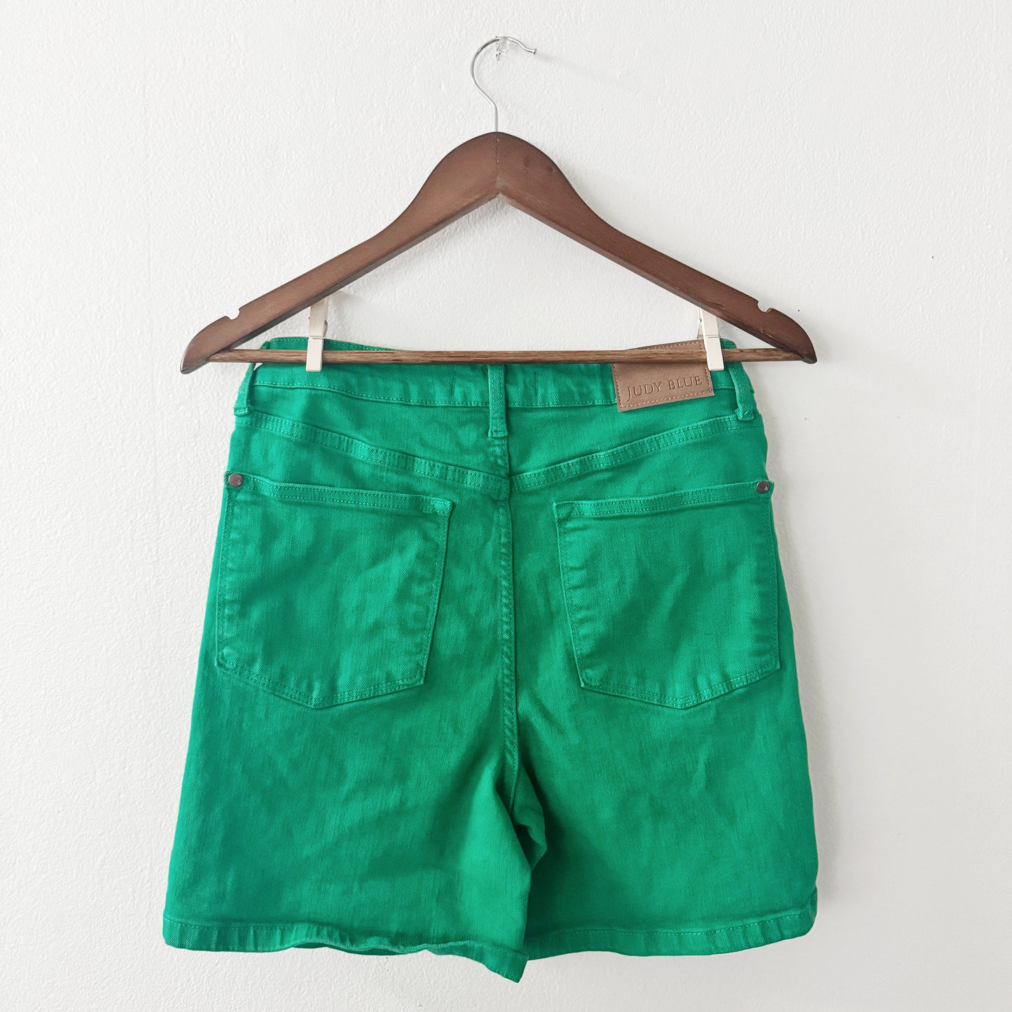 Large (10/12ish) | Judy Blue Green denim shorts w/stretch