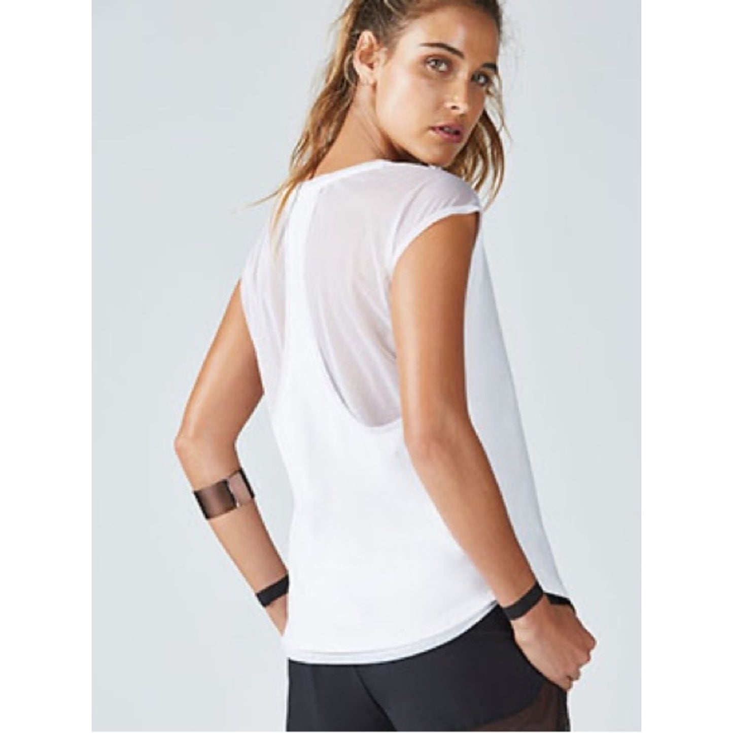 Fabletics White Women's Scoop Neck Athletic Top medium oversized