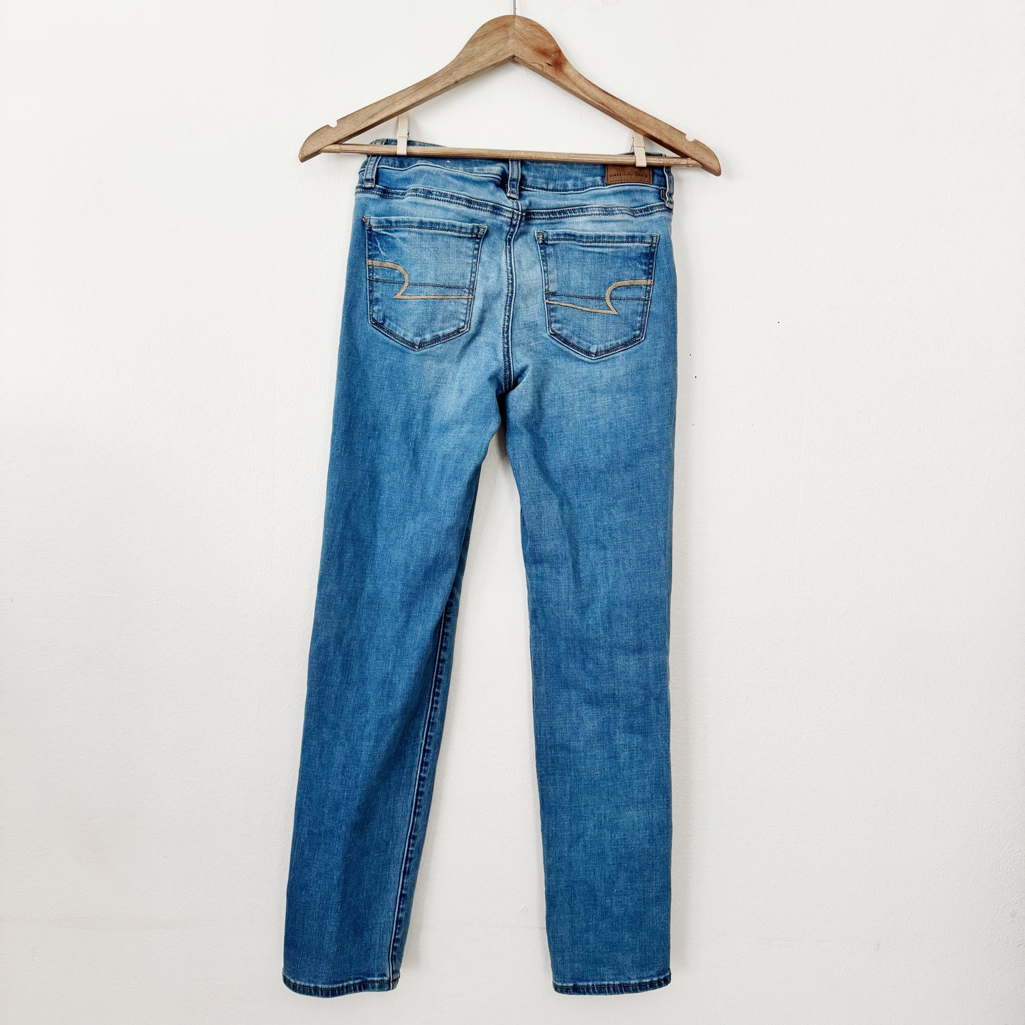 2 | American Eagle super stretch jeans