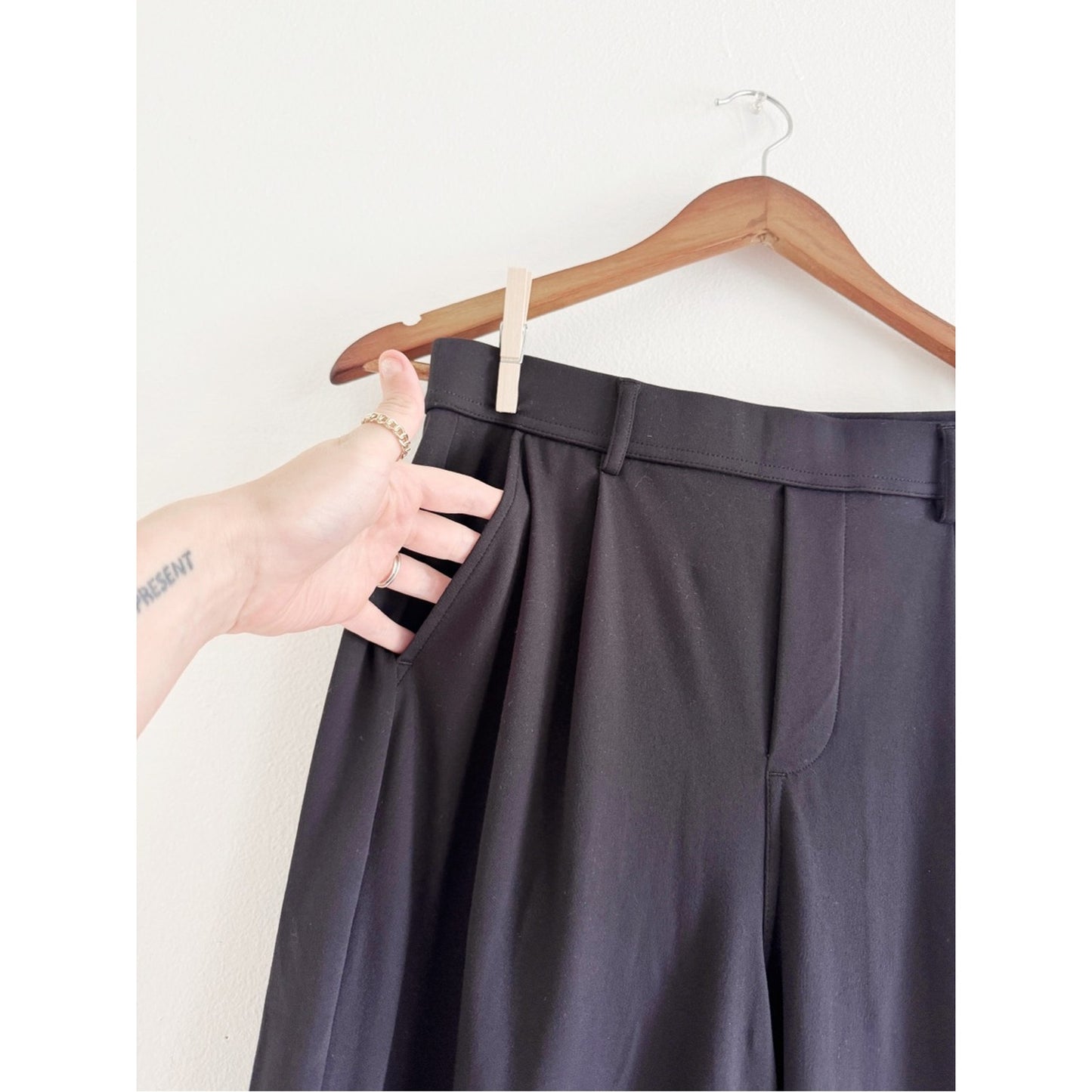 HALARA Wide-Leg Dress Pants in Black ~medium