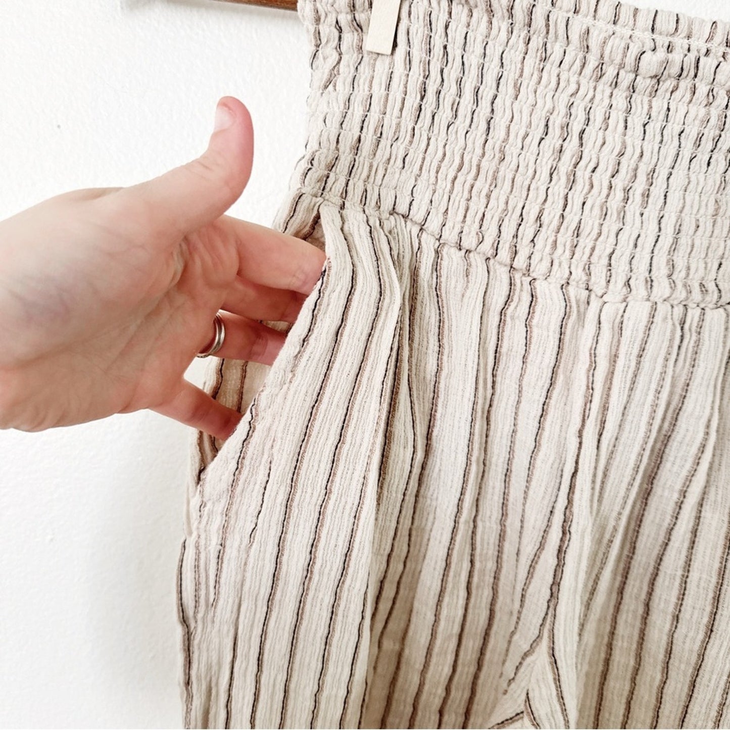 Billabong muslin lightweight flare pants small