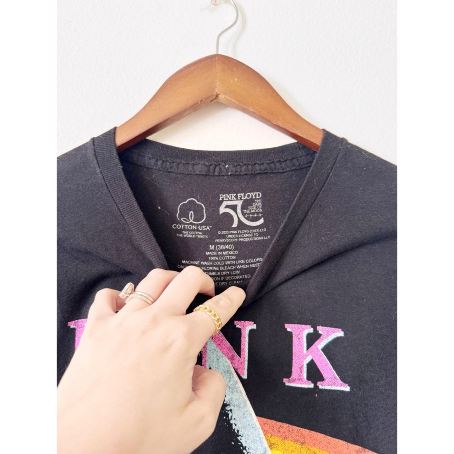 Pink Floyd Black Tee size medium