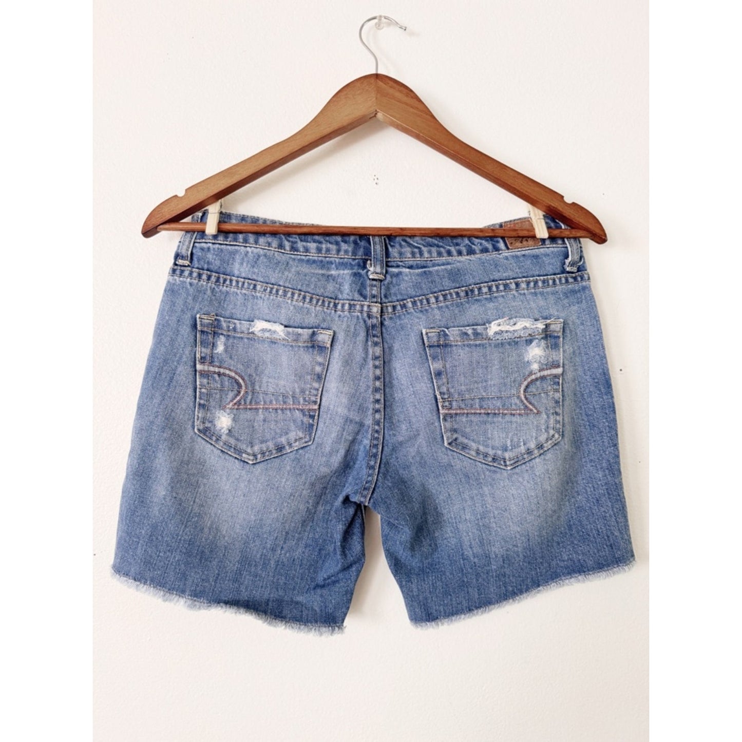American Eagle Outfitters Y2K Light Blue Distressed Denim Shorts size 2