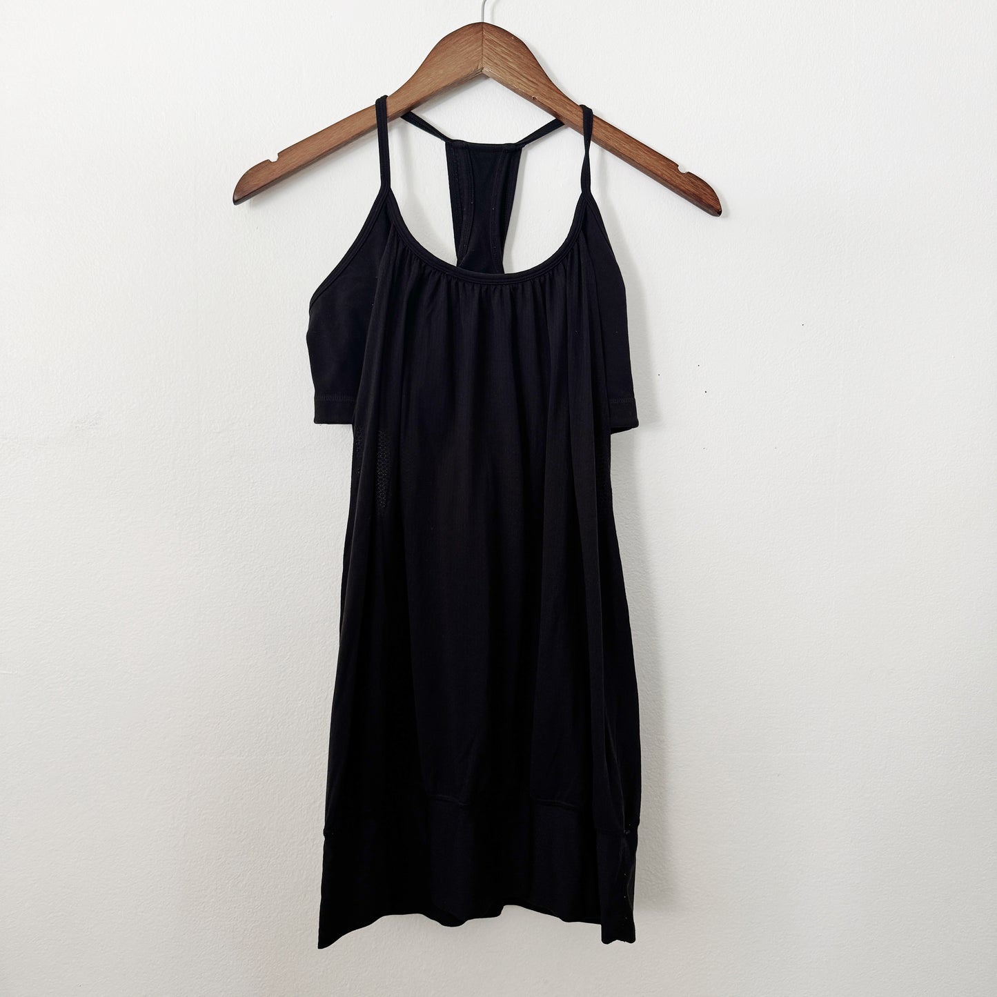 8 | Black Lulu Lemon bra with over tank attatched