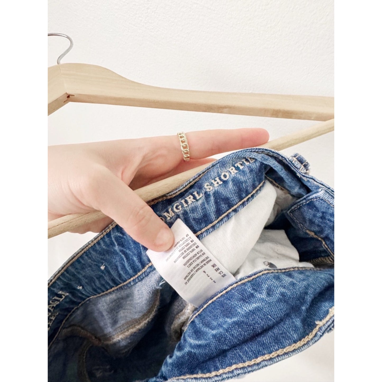 American Eagle Distressed Blue Denim Women's Shorts size 2