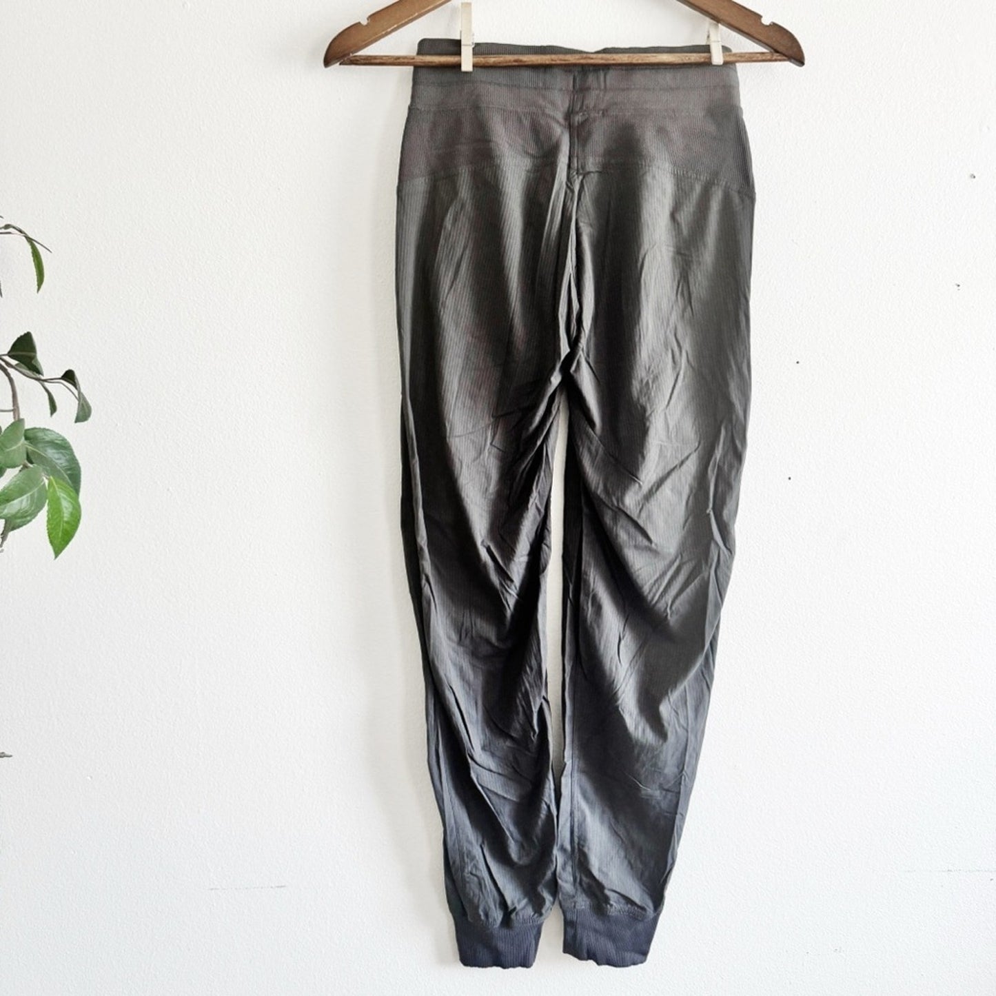 Lululemon grey running pants 0