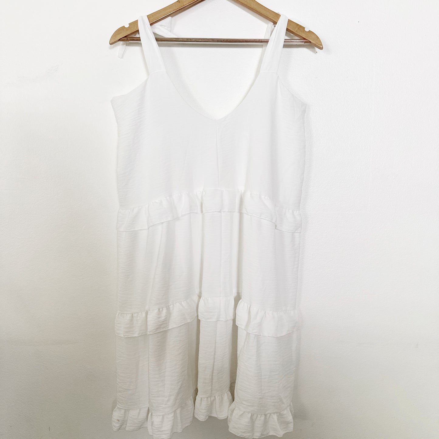 Medium | No brand White layered tie dress