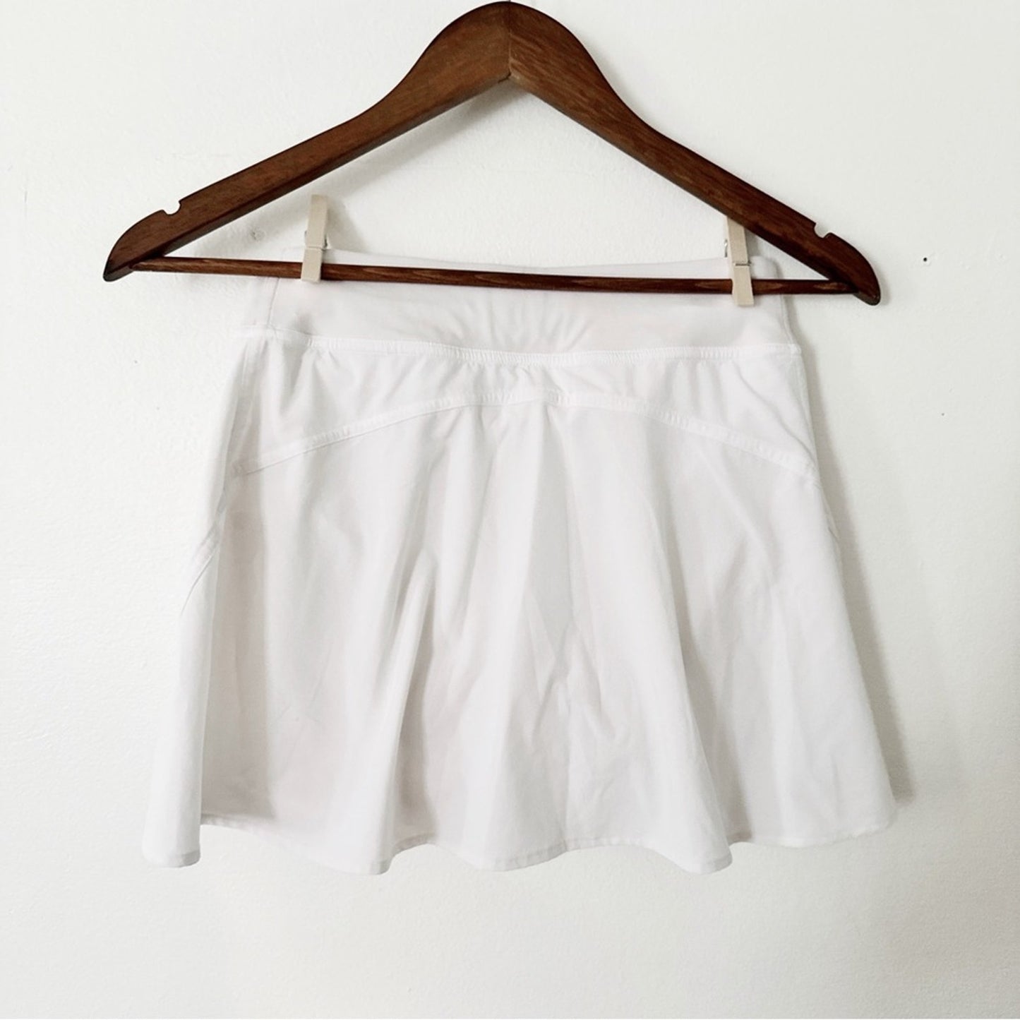 Lululemon Athletica white Skirt size 4