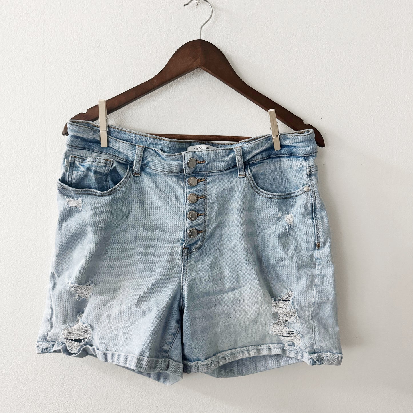 1XL | Judy Blue Light wash denim shorts distressed