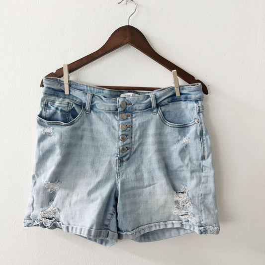 1XL | Judy Blue Light wash denim shorts distressed