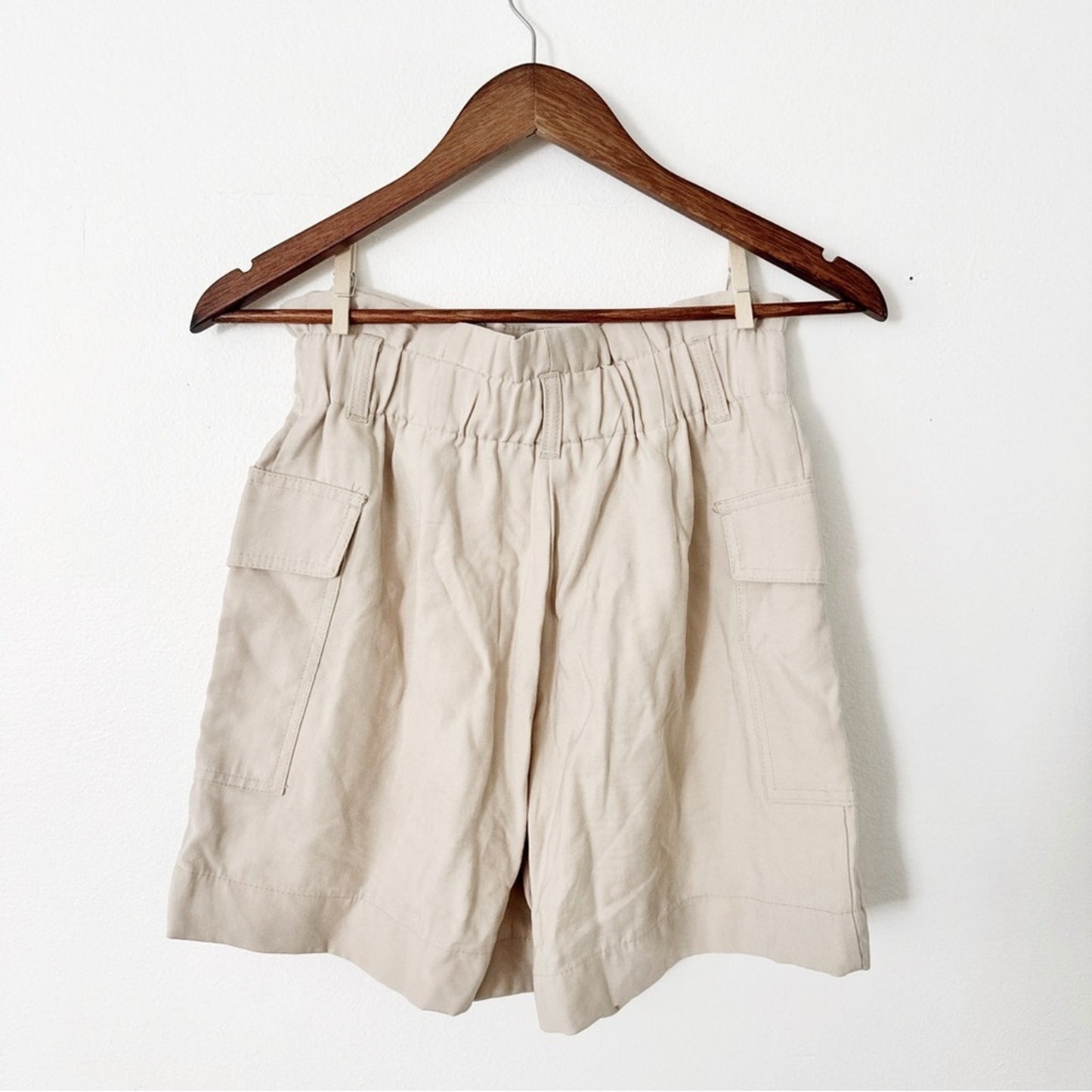 Women's Beige H&M Casual Shorts size 6