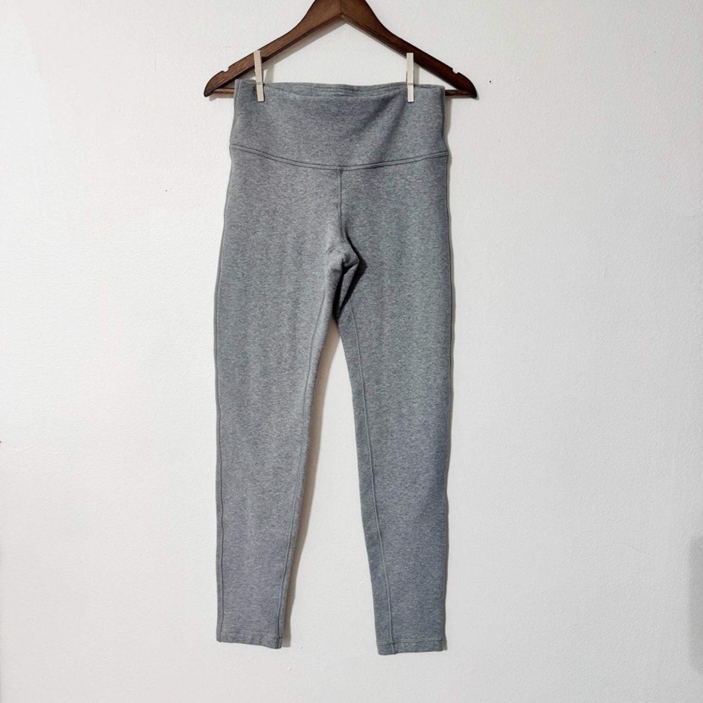 Lululemon grey wunder lounge pants size 6