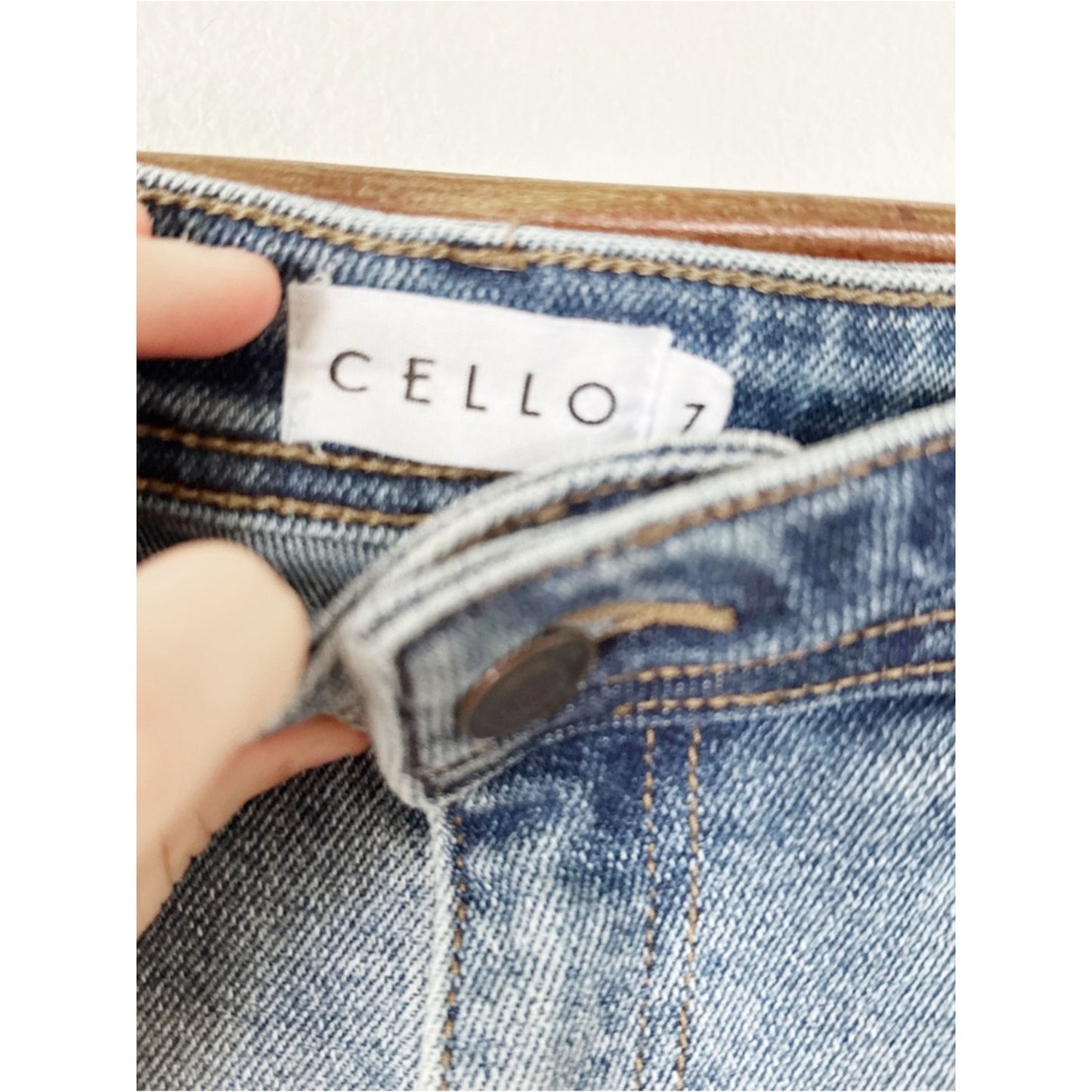 Cello Distressed Skinny Jeans in Blue Wash size 7