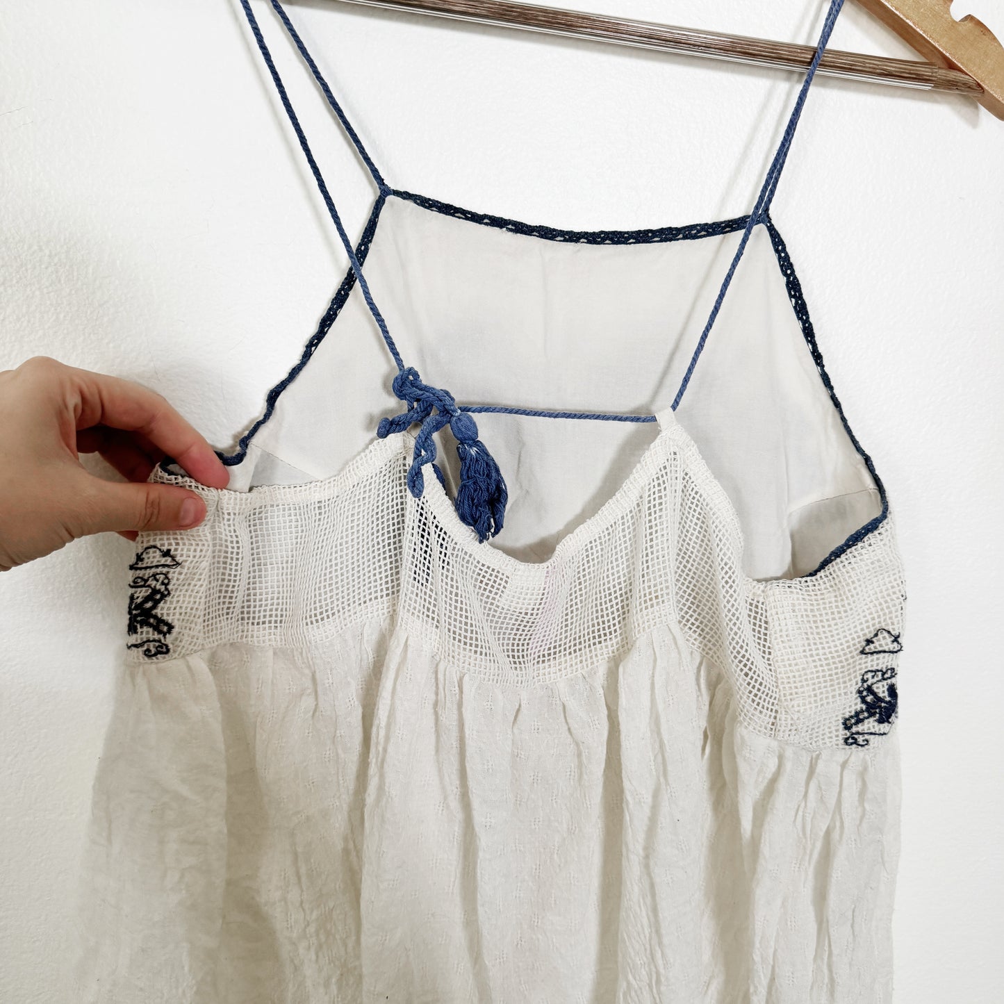 Medium | Alya Navy & cream linen flow tank