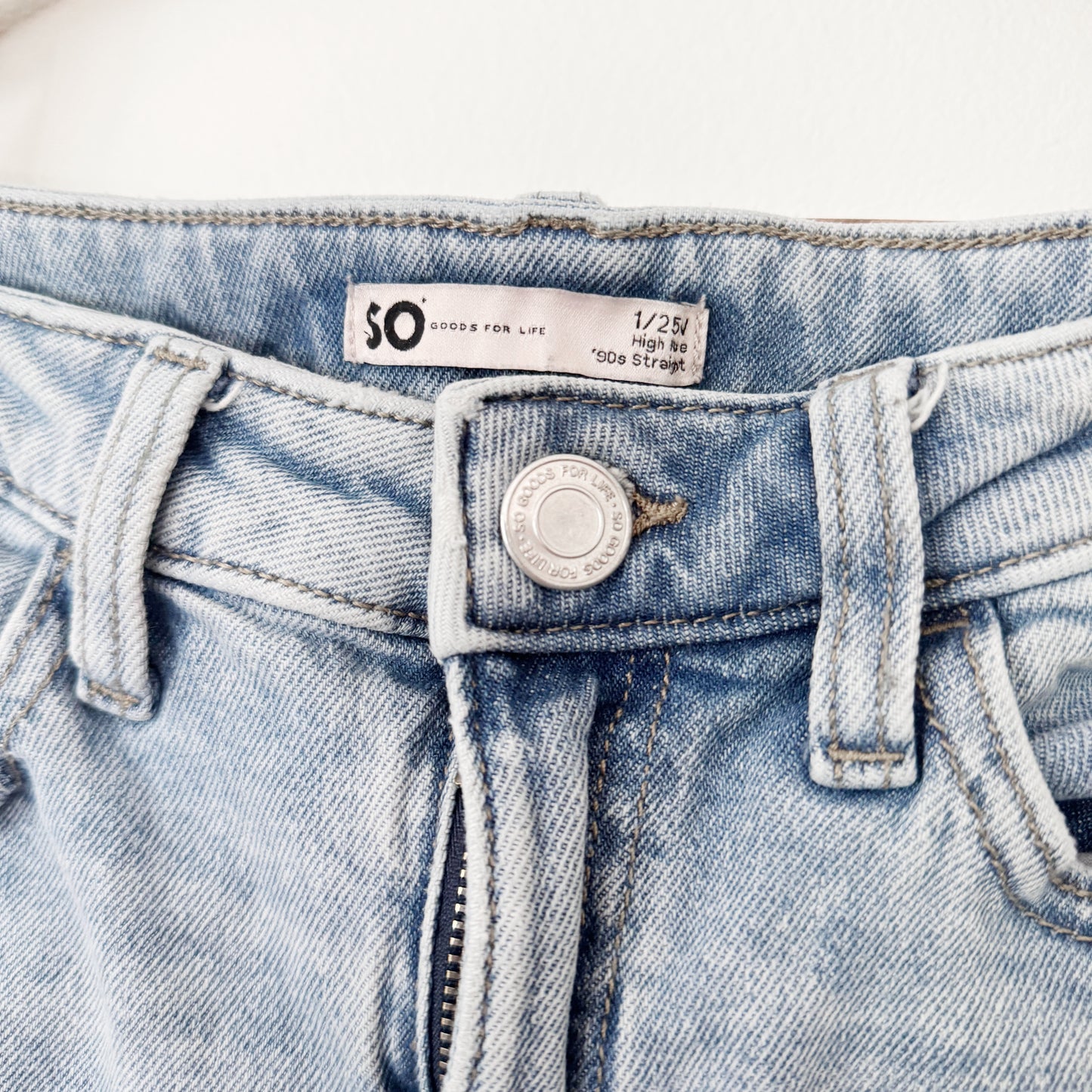 1/25 | SO high rise 90s straight leg jeans