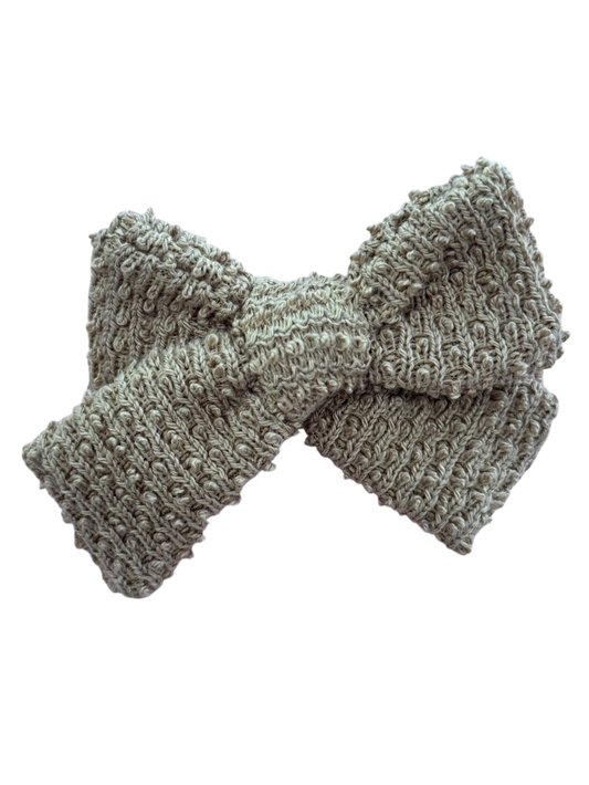 Brown sweater pinwheel