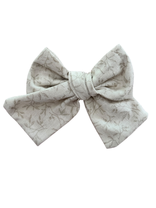 Nude floral pinwheel