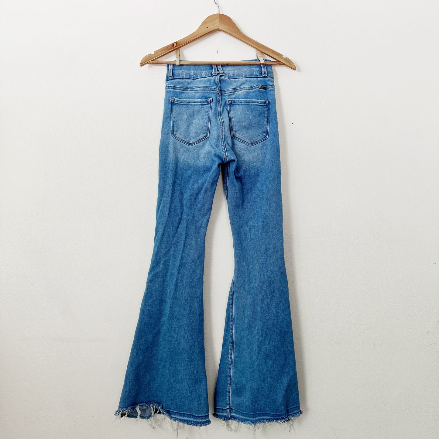 3/25 | Kancan flare jeans