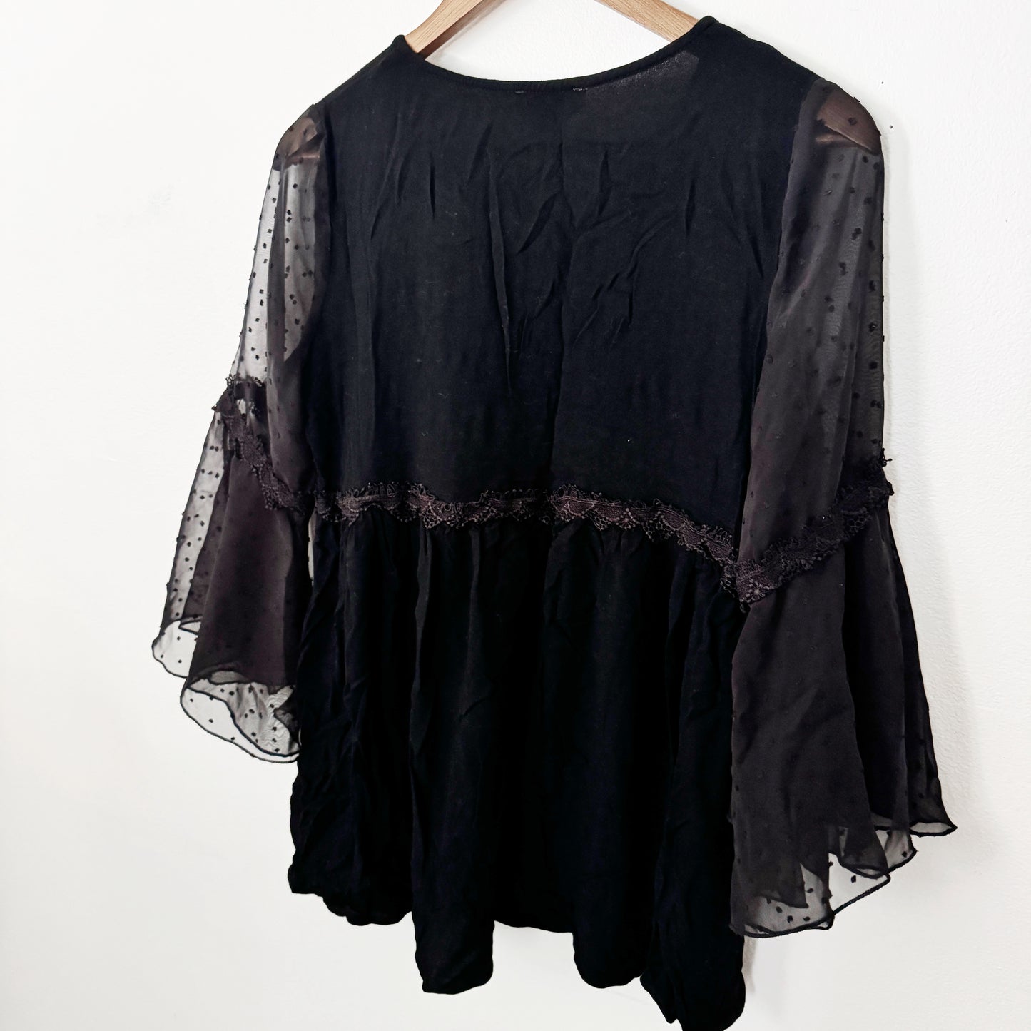 Medium | Floral & mesh umgee blouse