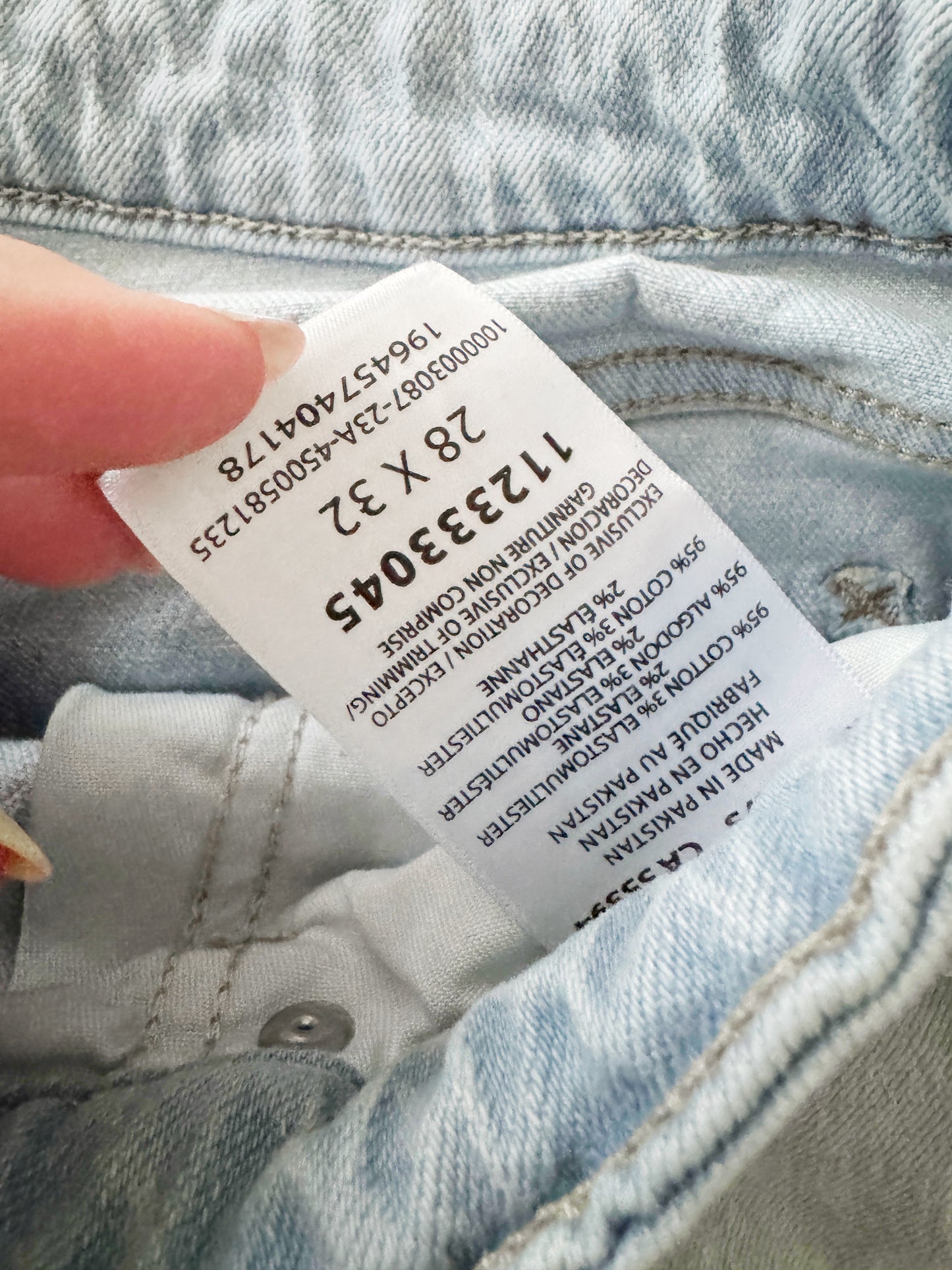 28 | Light wash Lee shorts